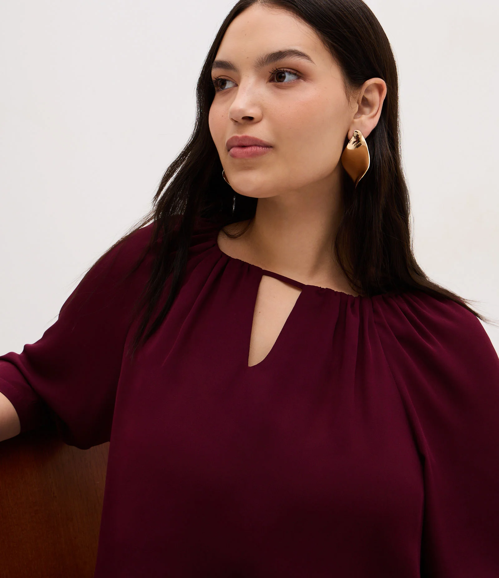 Blusa Bata em Crepe com Manga 3/4 e Franzidos Curve & Plus Size Bordô 2