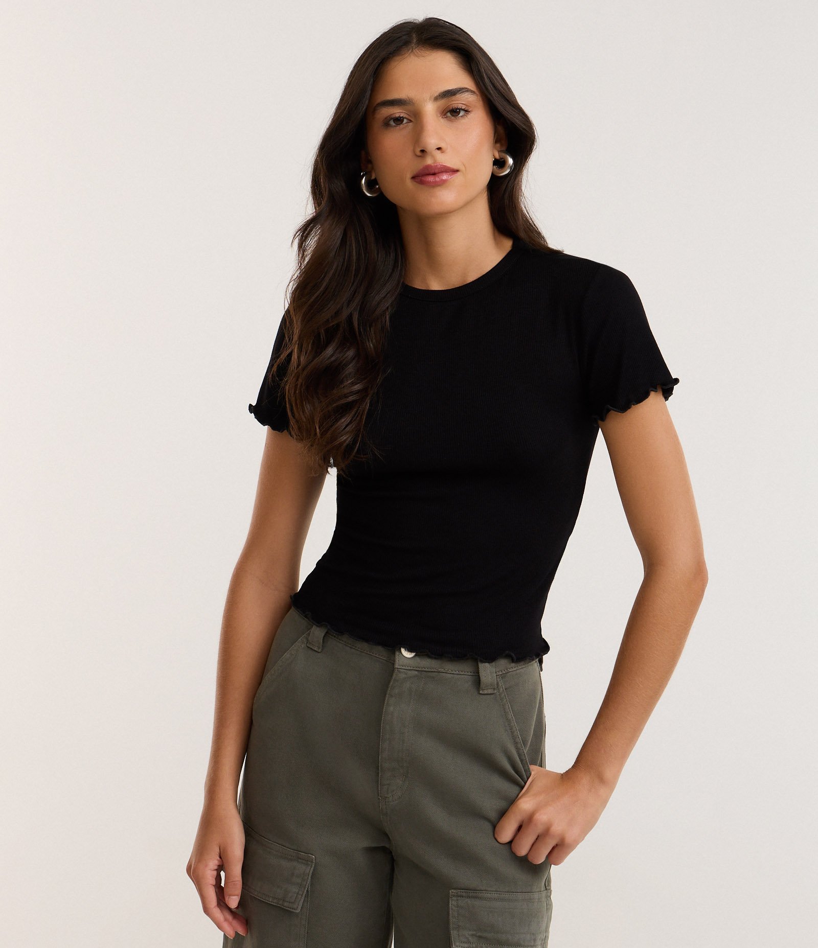 Blusa Manga Curta com Gola Redonda Preto 1