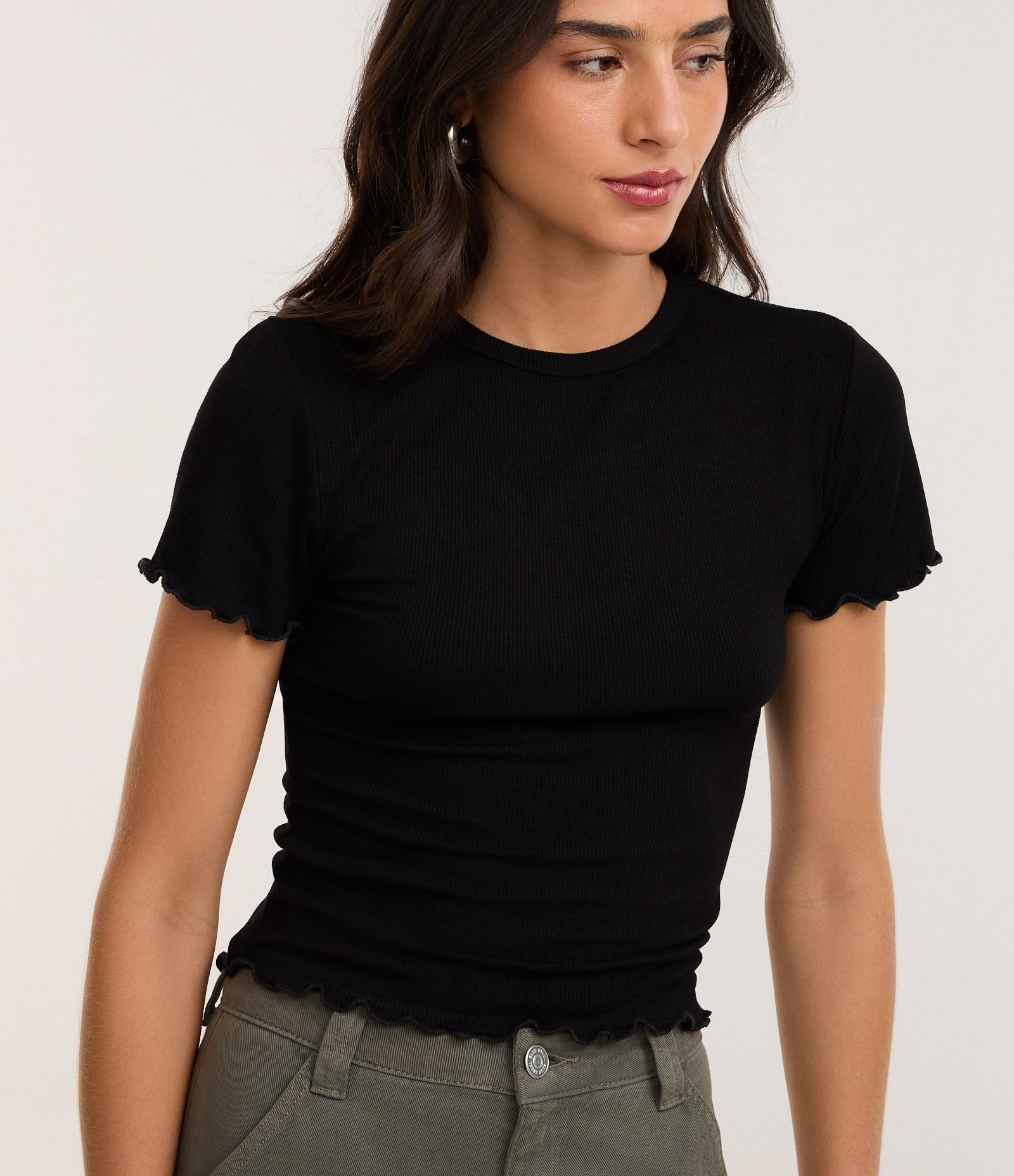 Blusa Manga Curta com Gola Redonda Preto 3