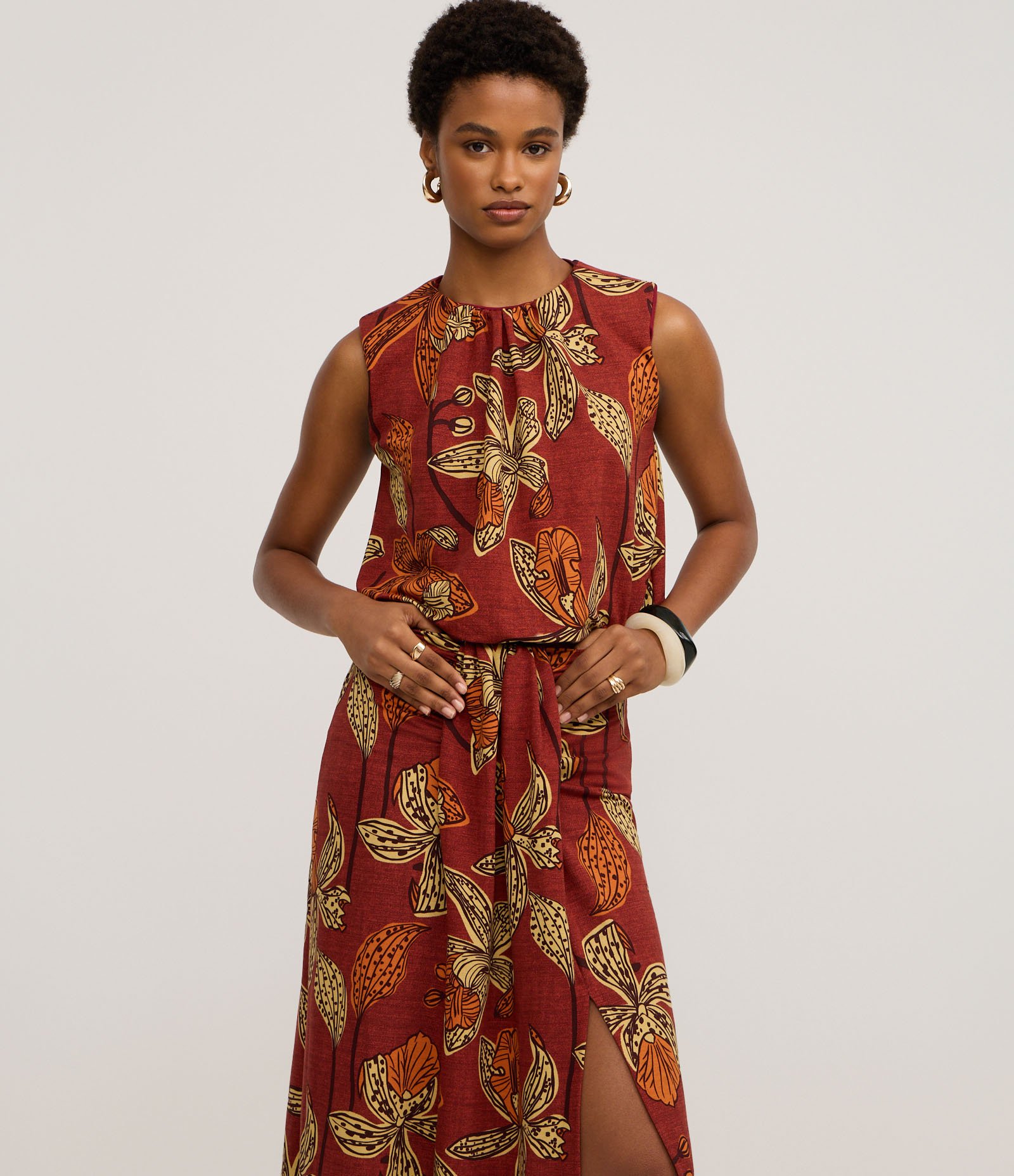 Saia Longa em Piquet Floral com Torção Frontal Chili Oil 2