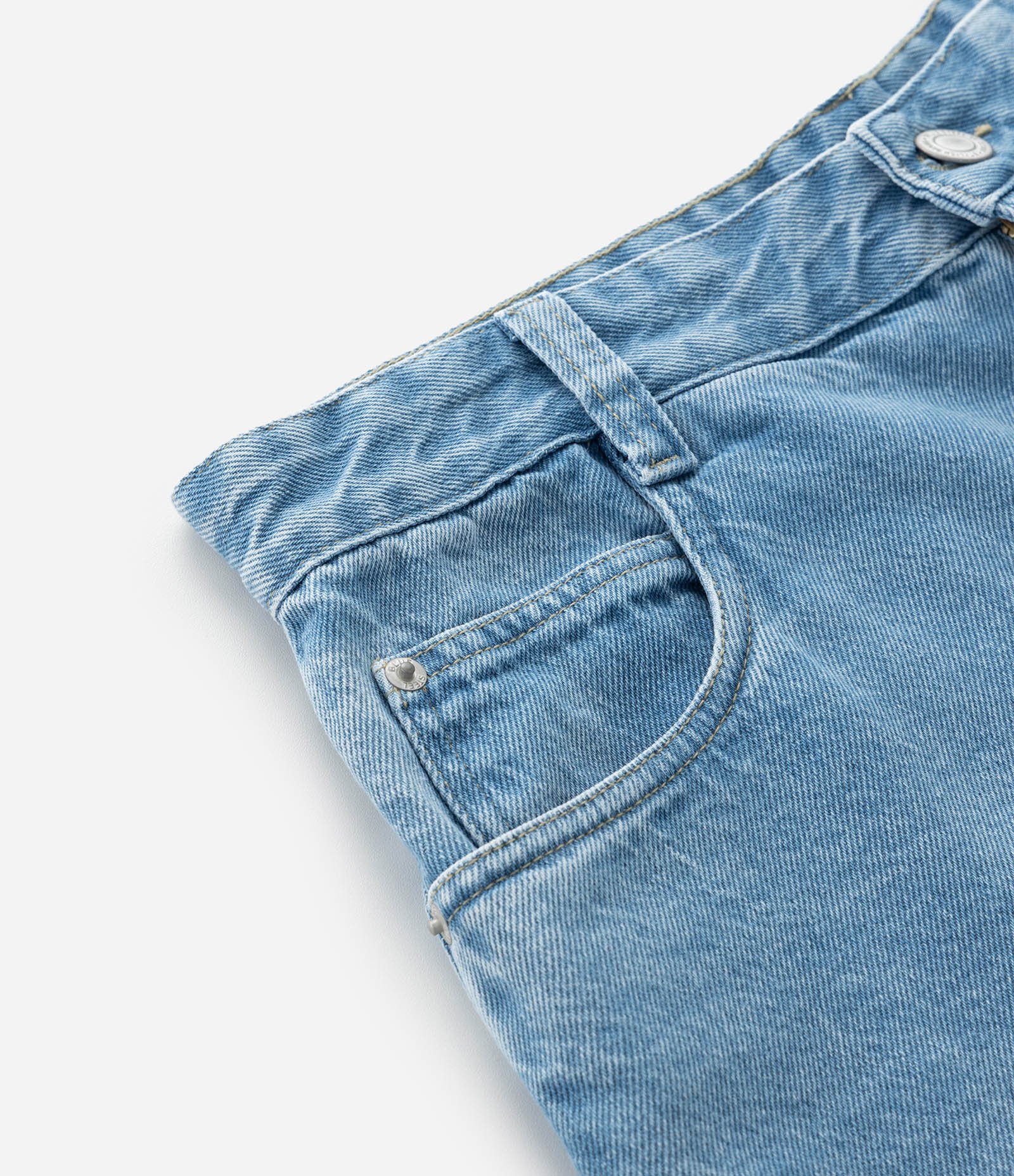 Bermuda Cropped em Jeans Liso Azul Claro 8