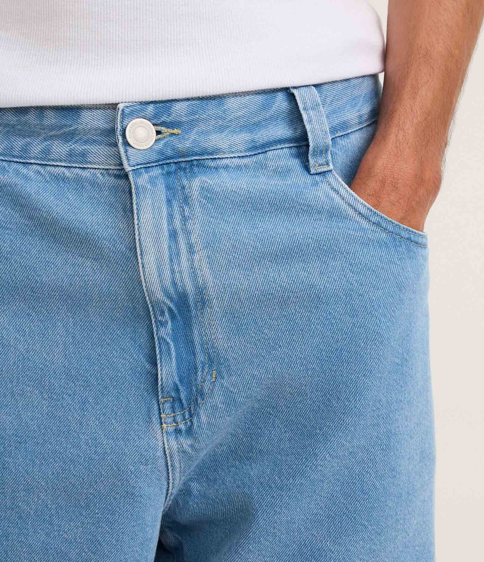 Bermuda Cropped em Jeans Liso Azul Claro 4