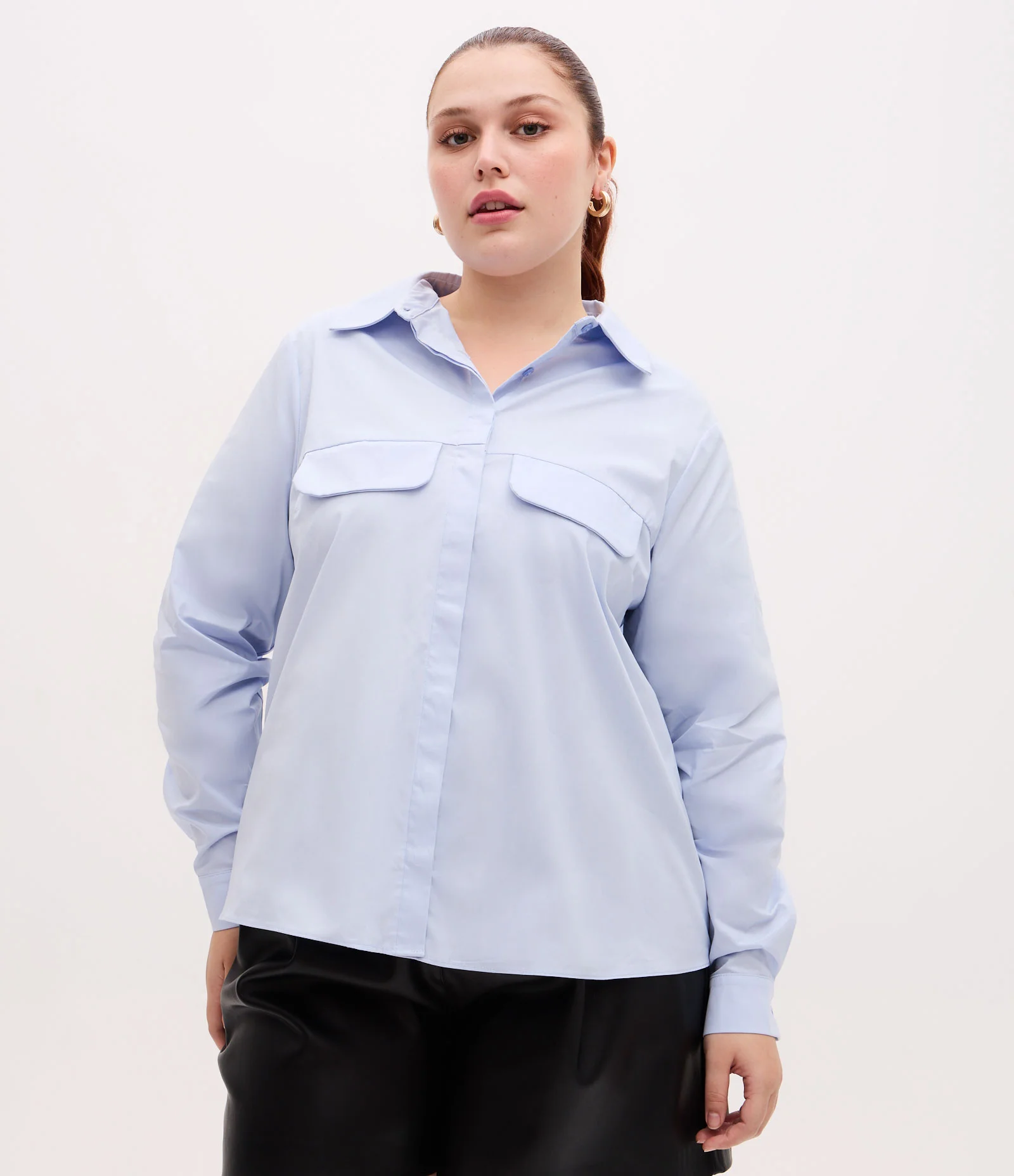 Camisa em Tricoline com Bolsos Fake Curve & Plus Size Azul 1
