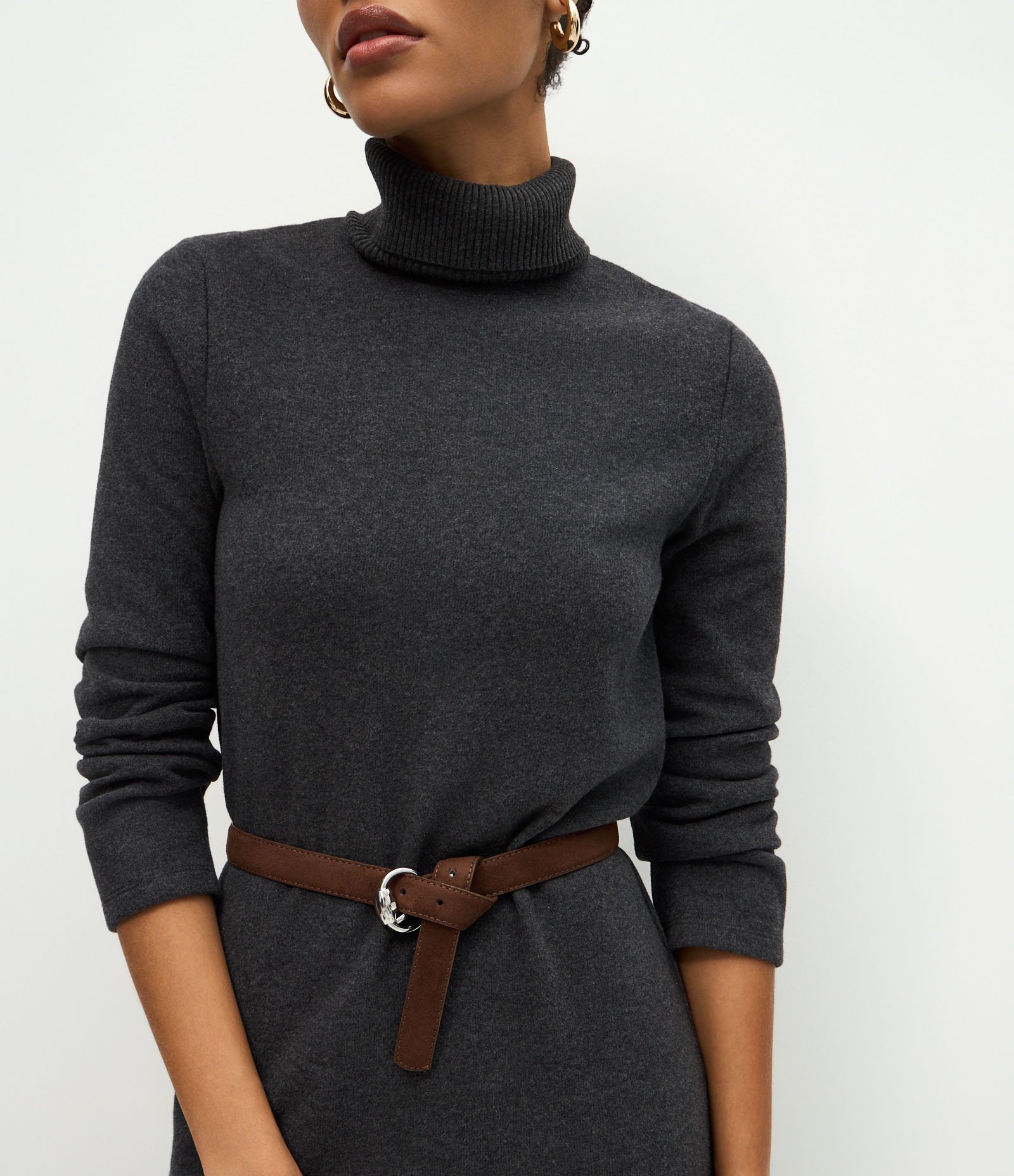 Vestido Long Midi com Gola Alta e Mangas Longas Cinza 5