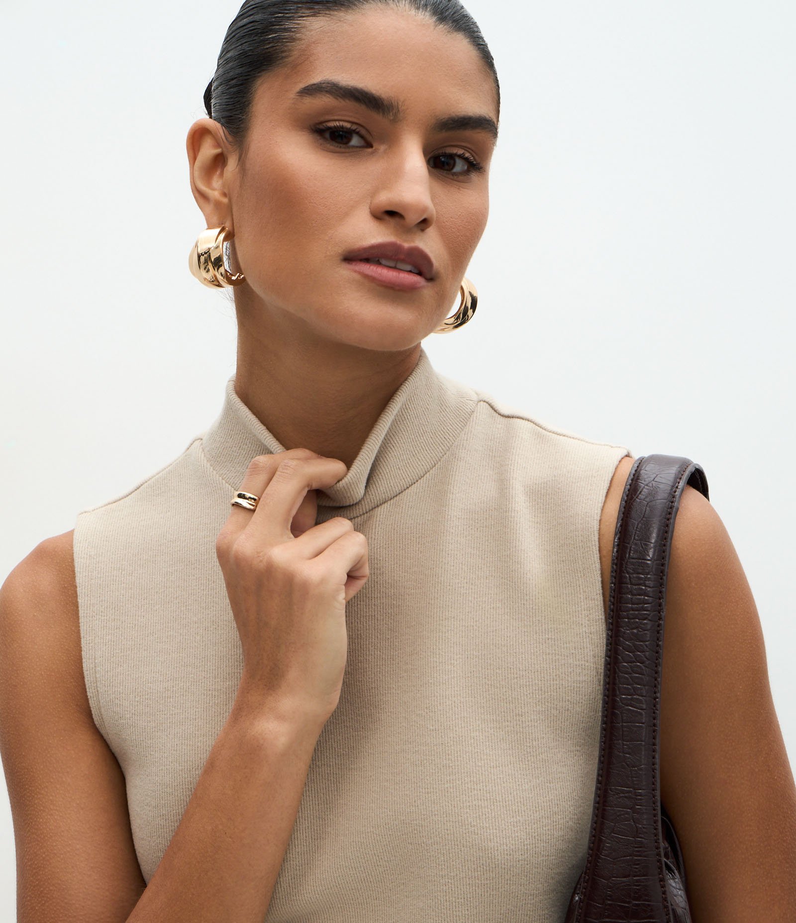 Vestido Longo em Ribana com Gola Alta e Cinto Fino Bege 1