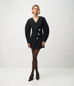 Vestido Curto em Crepe com Manga Ampla e Botões Quadrados