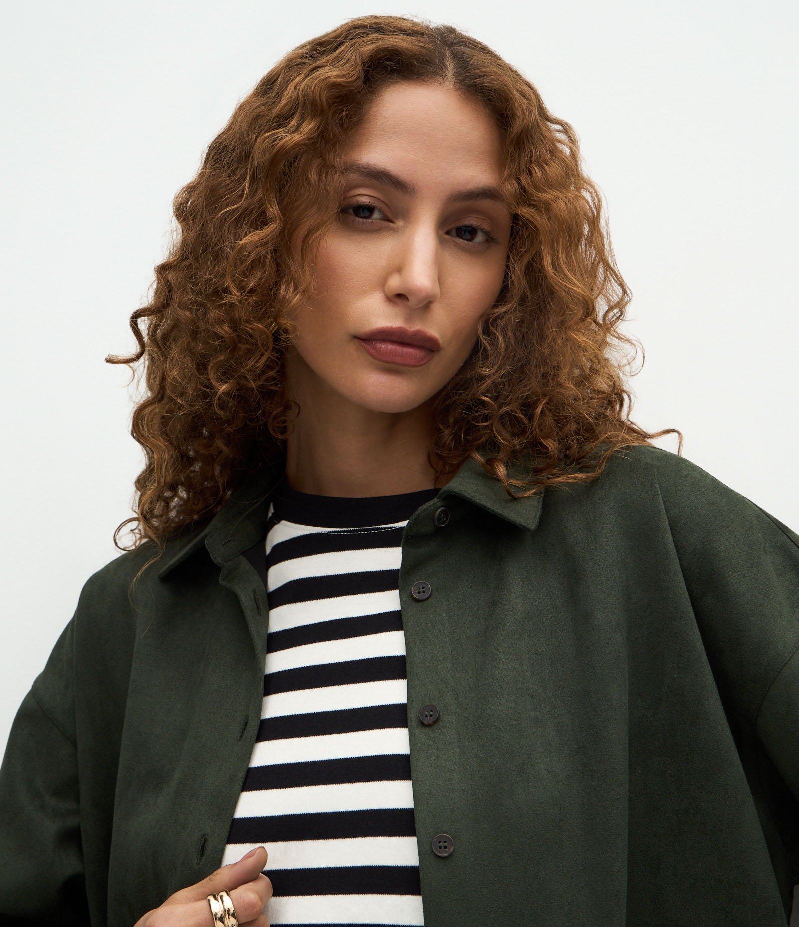 Camisa Oversized em Suede com Mangas Longas Verde 3