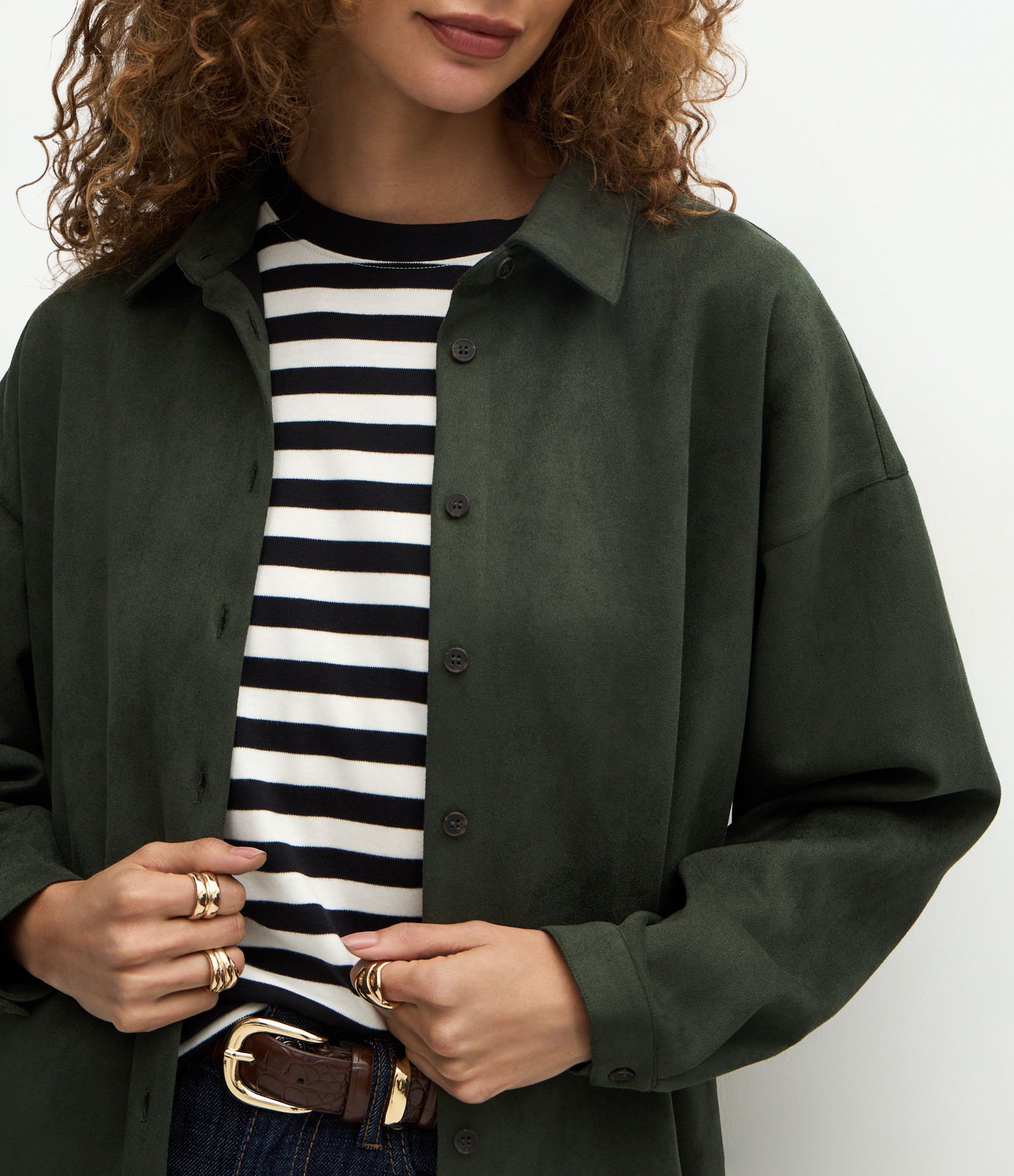Camisa Oversized em Suede com Mangas Longas Verde 4