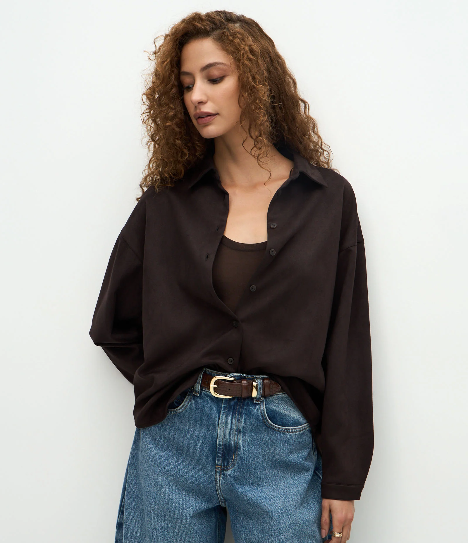 Camisa Oversized em Suede com Mangas Longas Marrom 1