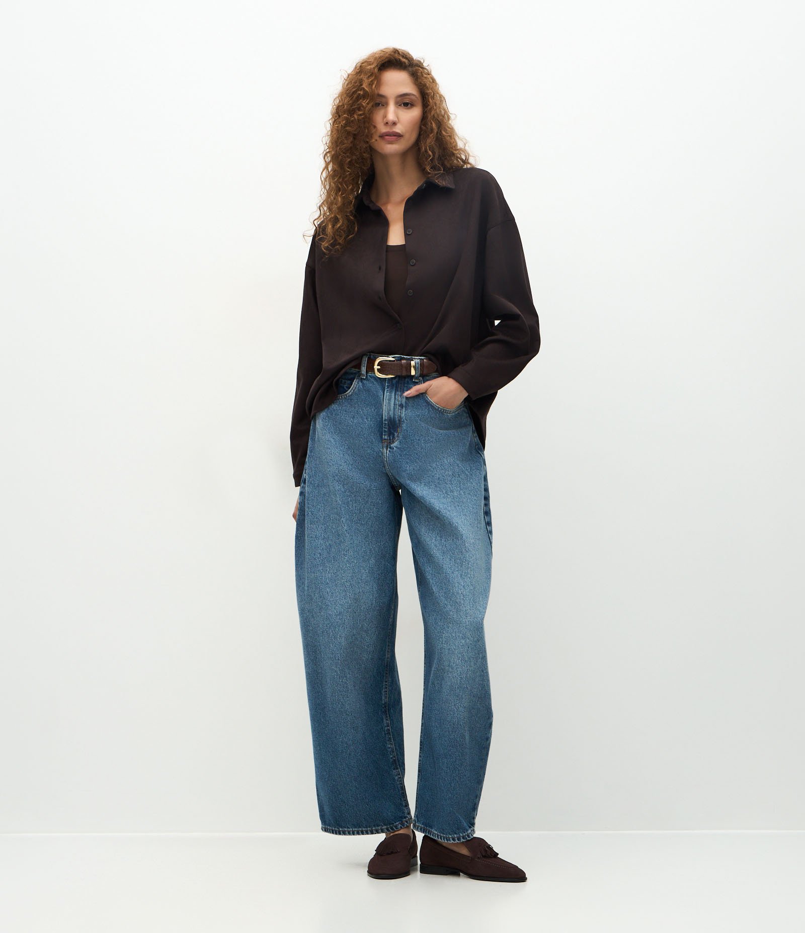 Camisa Oversized em Suede com Mangas Longas Marrom 2