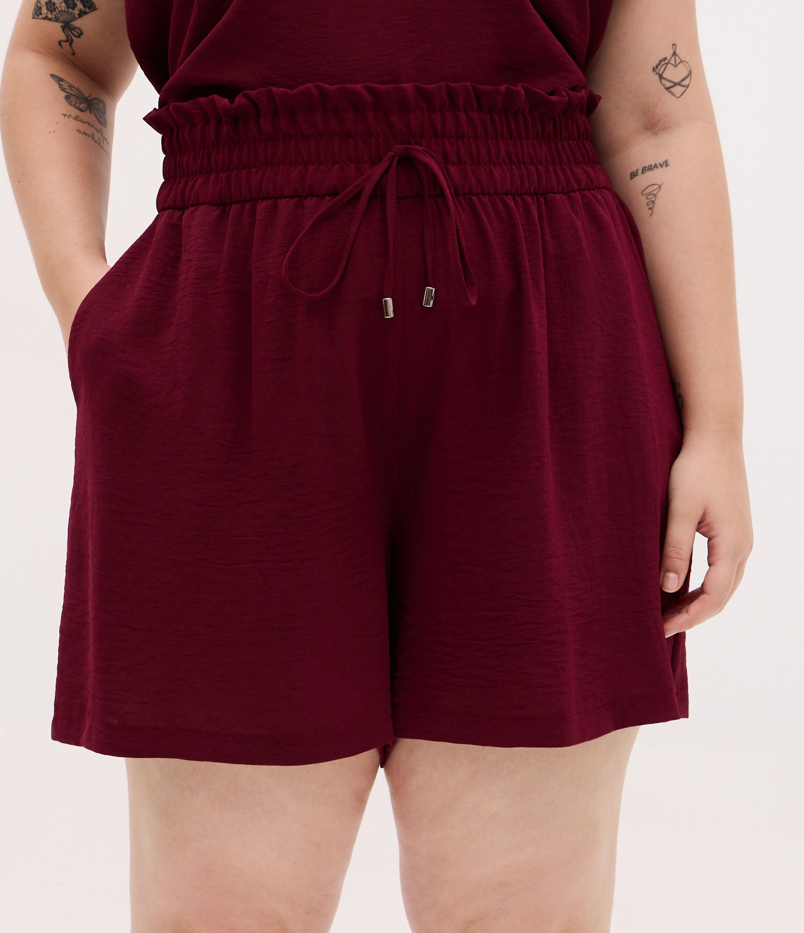 Short Curto em Crepe com Cós Elástico Curve & Plus Size Vinho 2