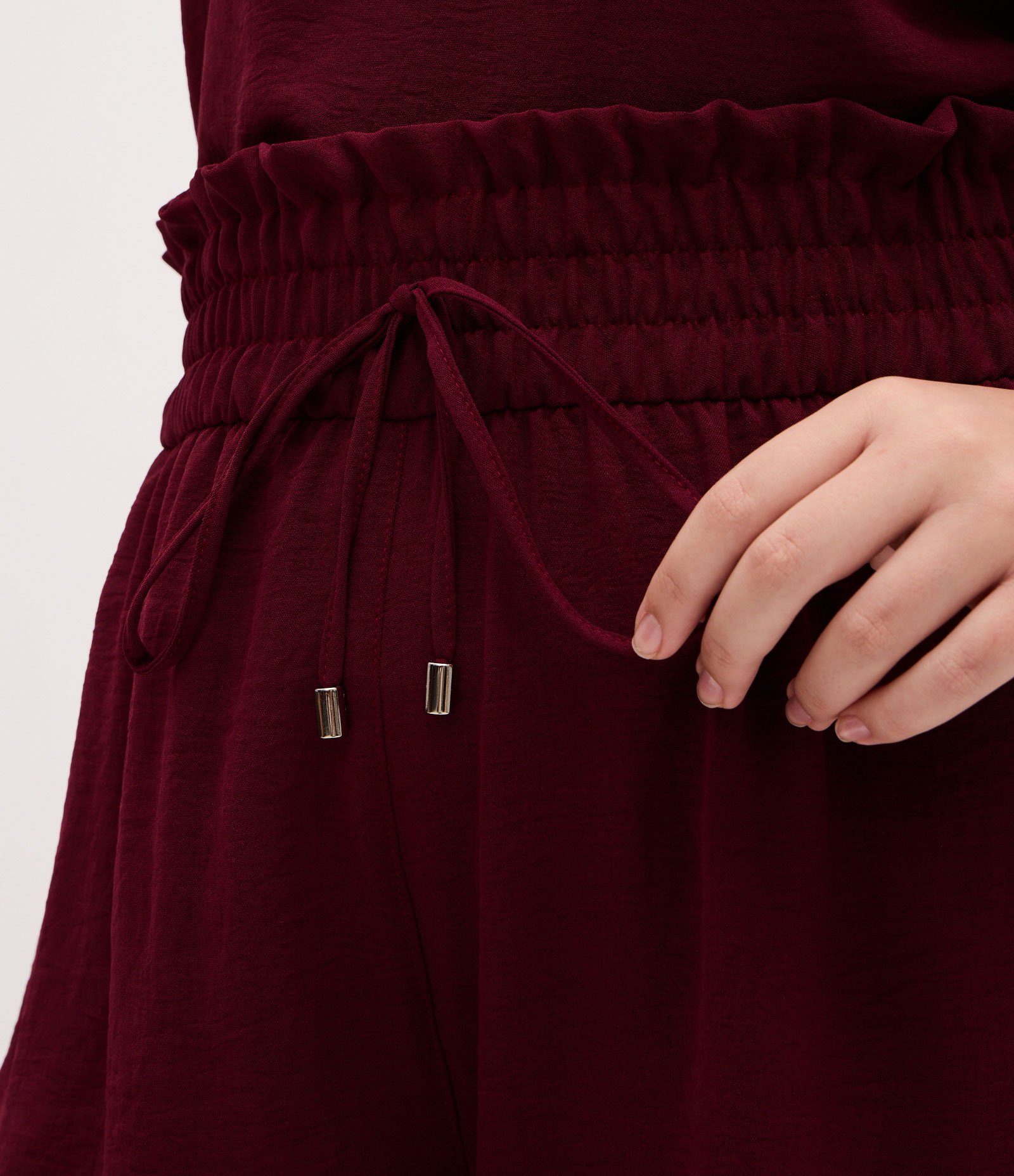 Short Curto em Crepe com Cós Elástico Curve & Plus Size Vinho 3