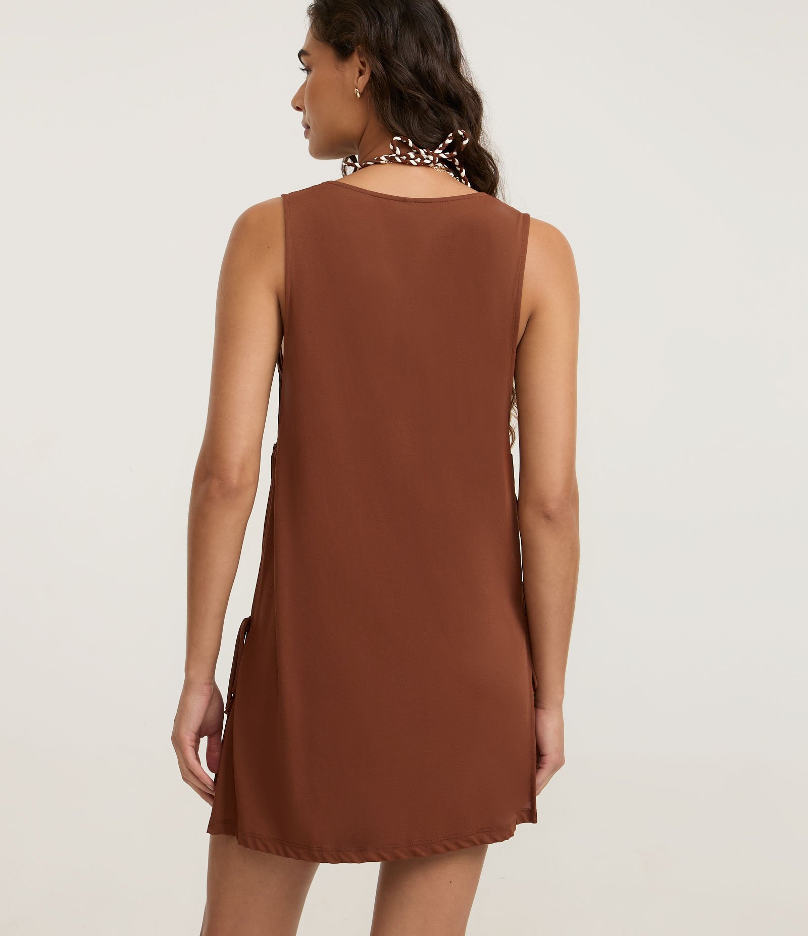 Saída de Praia Vestido Bata em Poliamida com Amarração Marrom 3