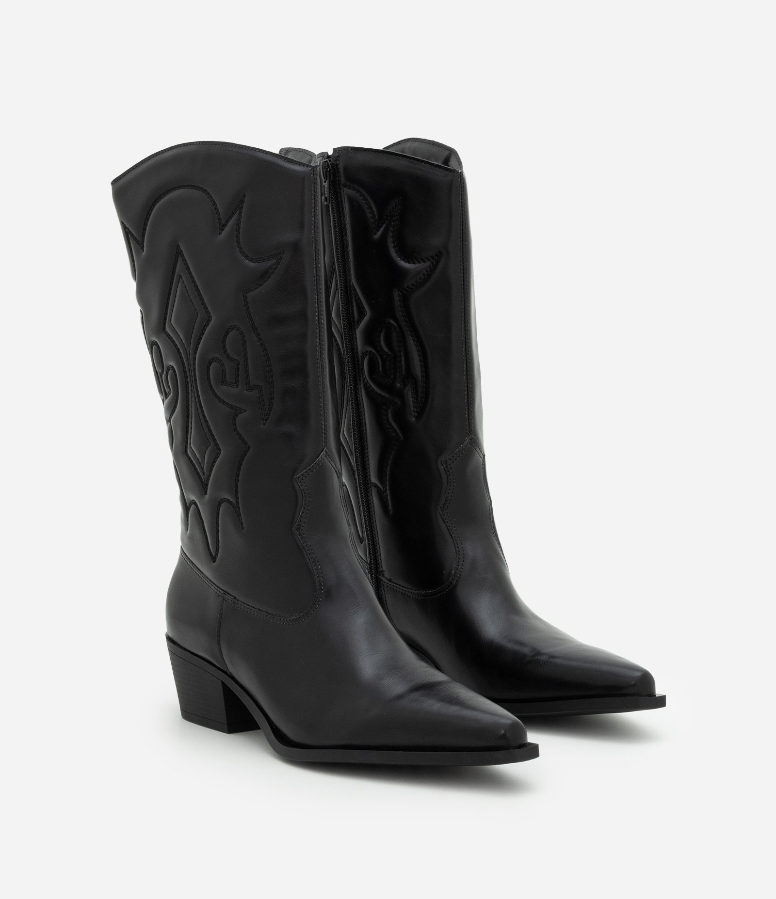 Bota Cano Médio com Detalhe Bordado Preto 3