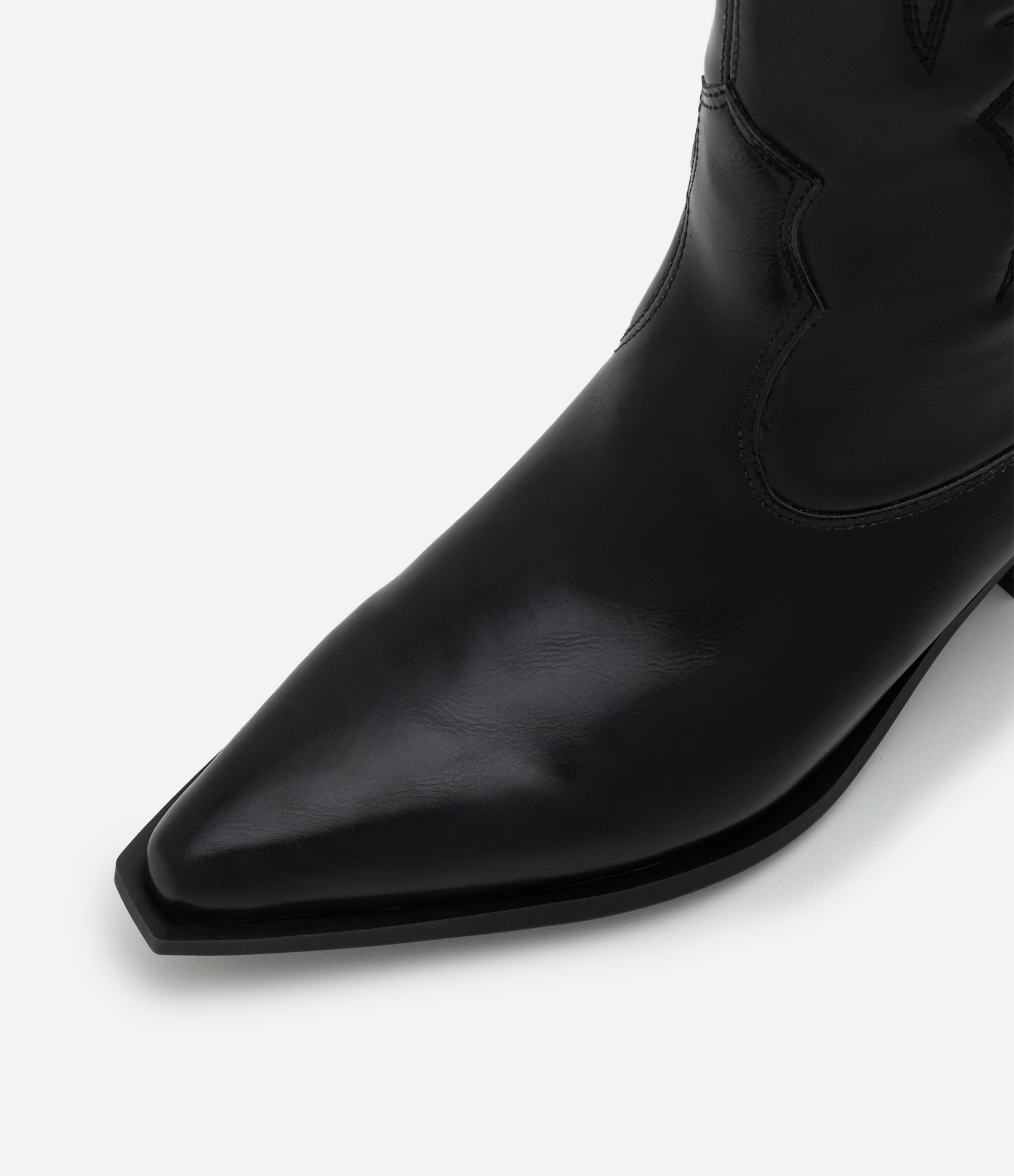 Bota Cano Médio com Detalhe Bordado Preto 5