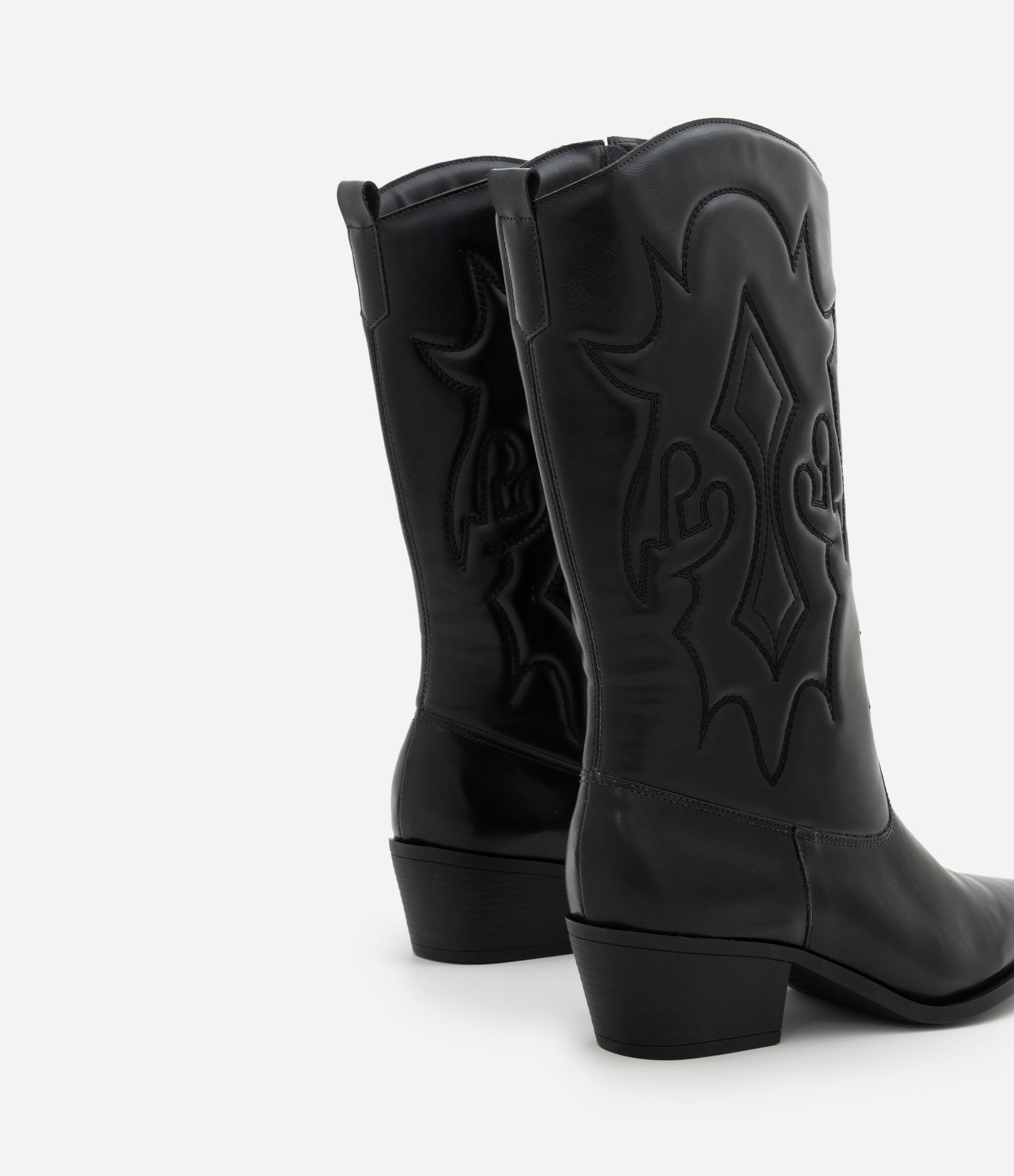 Bota Cano Médio com Detalhe Bordado Preto 6