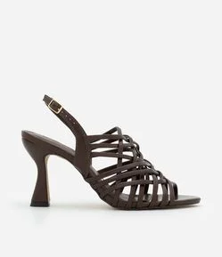 Sandália em PU com Cabedal de Tiras Entrelaçadas