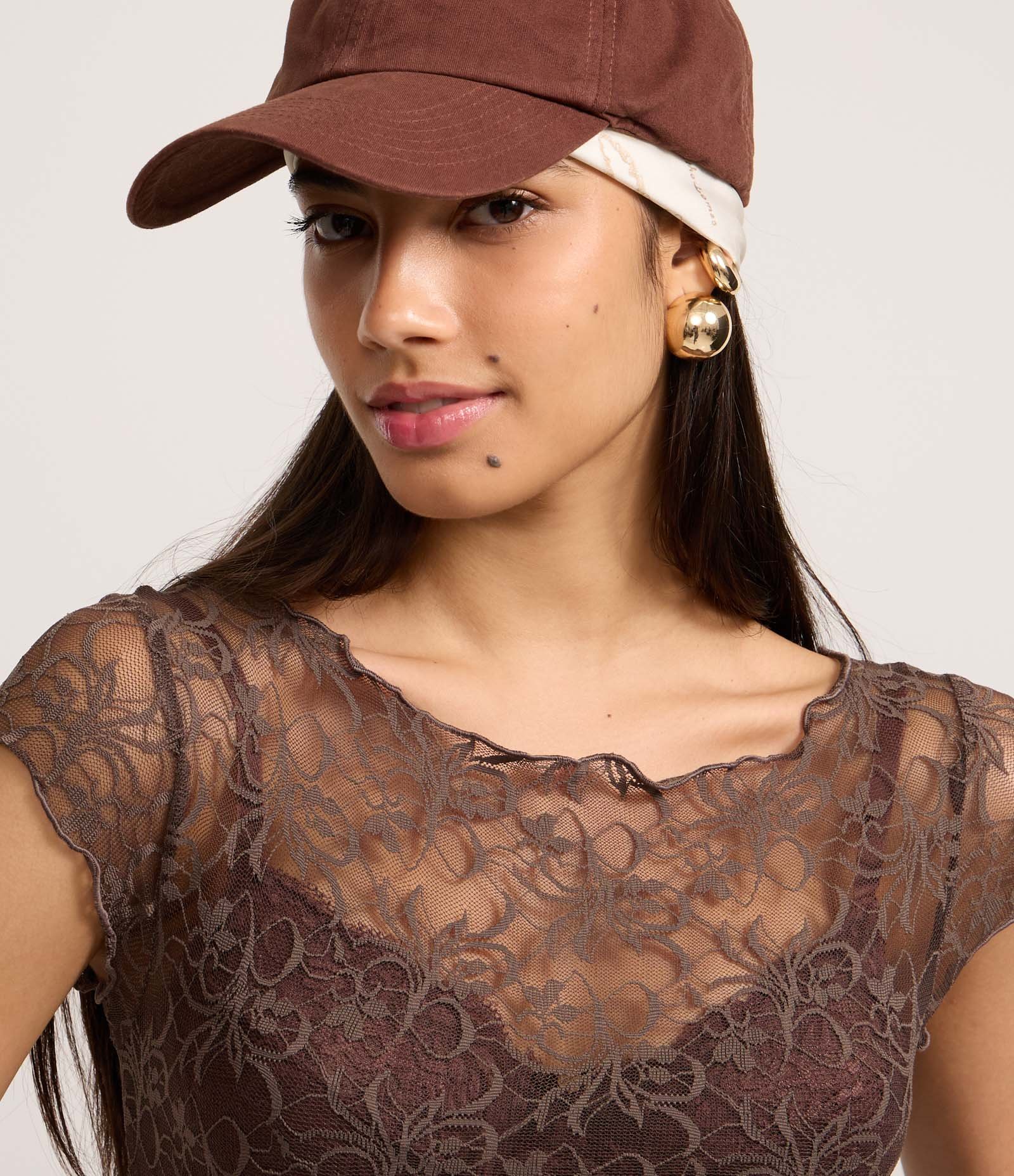 Body em Renda com Frufrus e Textura Floral Marrom 3