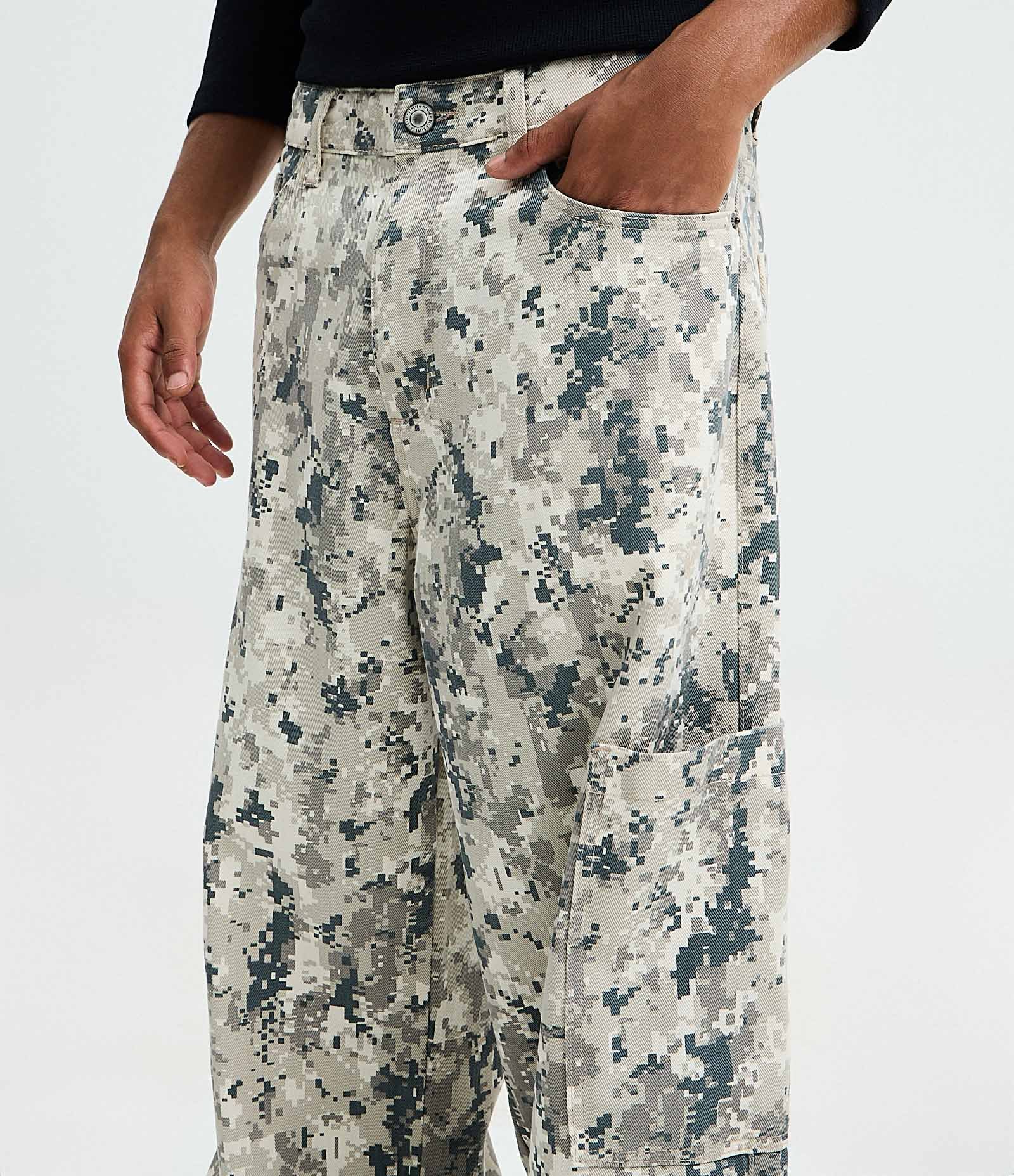 Calça Super Baggy em Sarja com Estampa Camuflado Pixel Cinza 4
