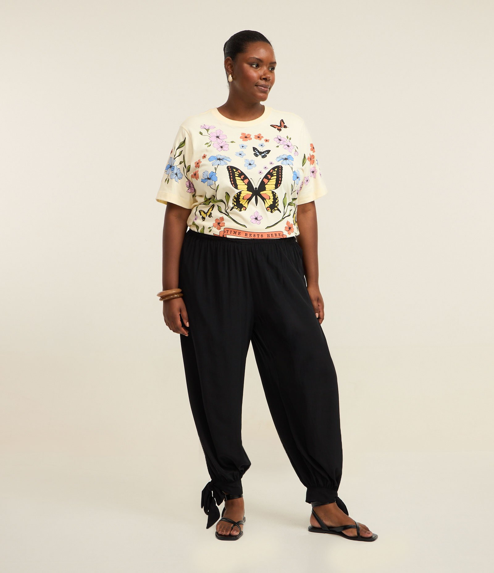 Camiseta com Estampa de Borboletas Curve e Plus Size Amarelo 3