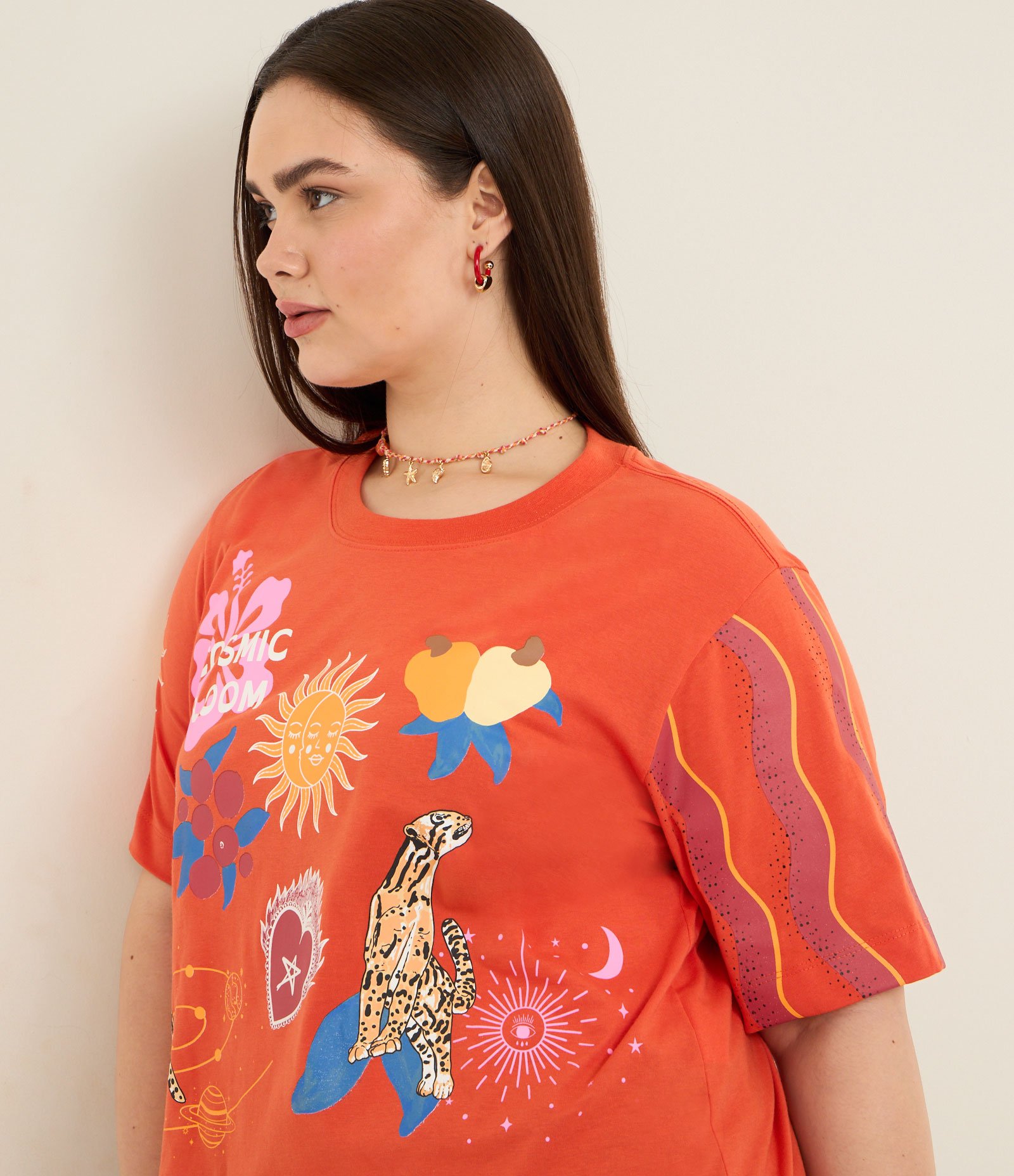 Camiseta Boxy com Estampa Cosmic Bloom Curve & Plus Size Laranja 2