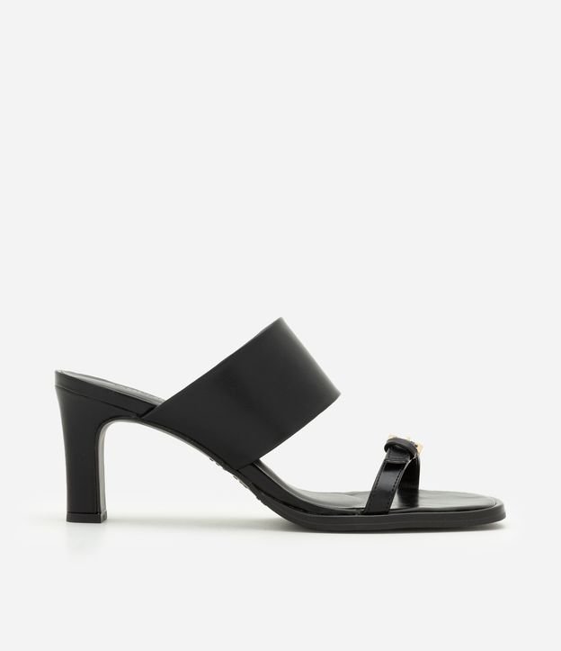 Sandália Mule em PU com Tiras e Fivela