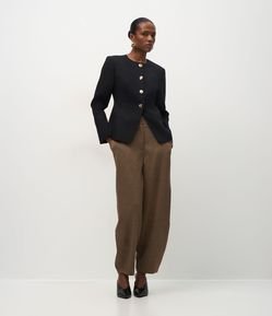 Blazer Alfaiatado com Abotoamento Frontal e Bolsos