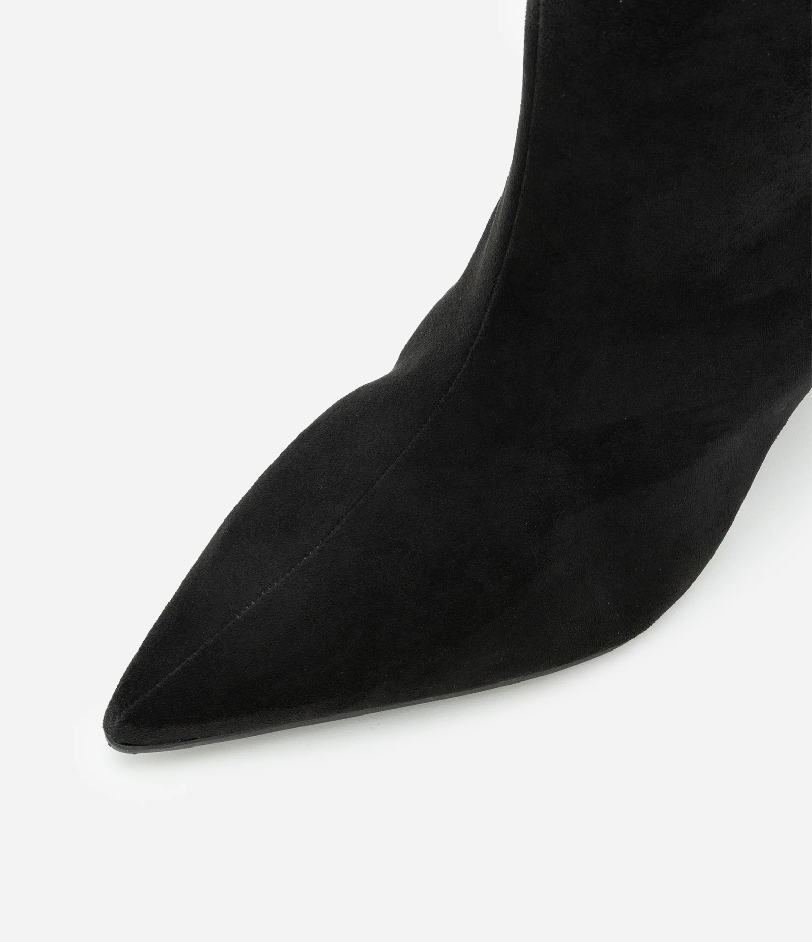 Bota Anabela Cano Médio em Suede com Bico Fino Preto 4