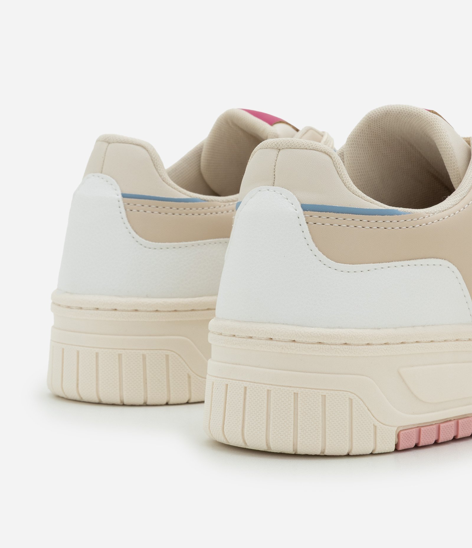 Tênis Cano Baixo com Recortes Branco / Azul / Rosa 4