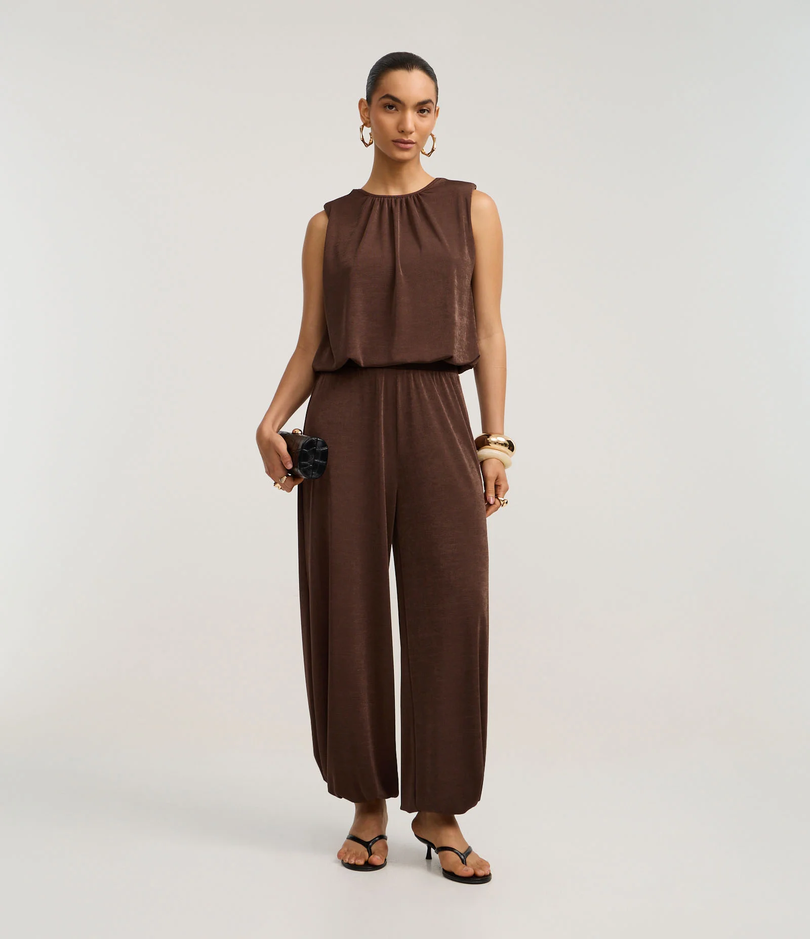 Blusa em Ribana com Ombreiras e Leve Brilho Marrom 2