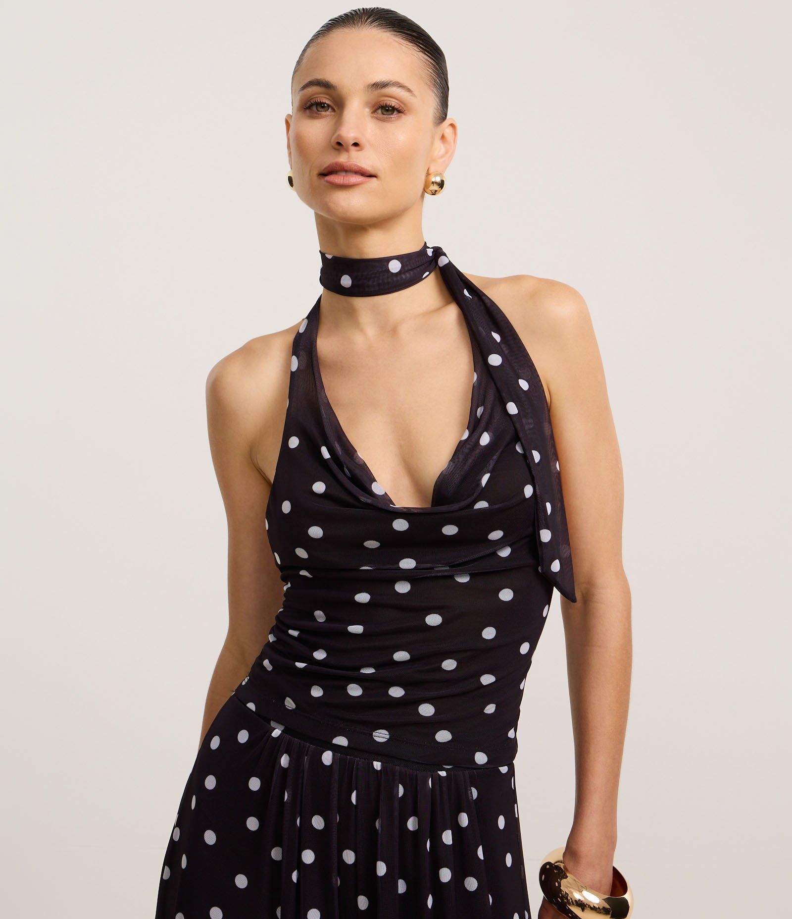 Blusa Frente Única em Tule com Lenço e Estampa Poá Preto 1