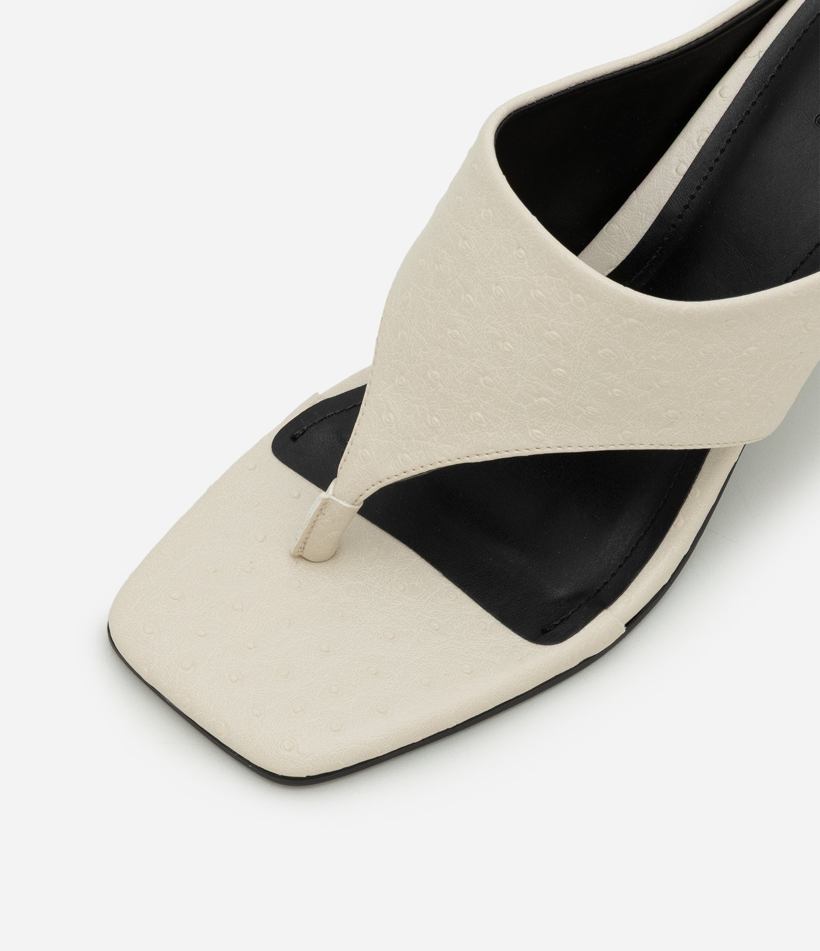 Sandália Mule de Dedo em PU com Salto Fino Off White 3