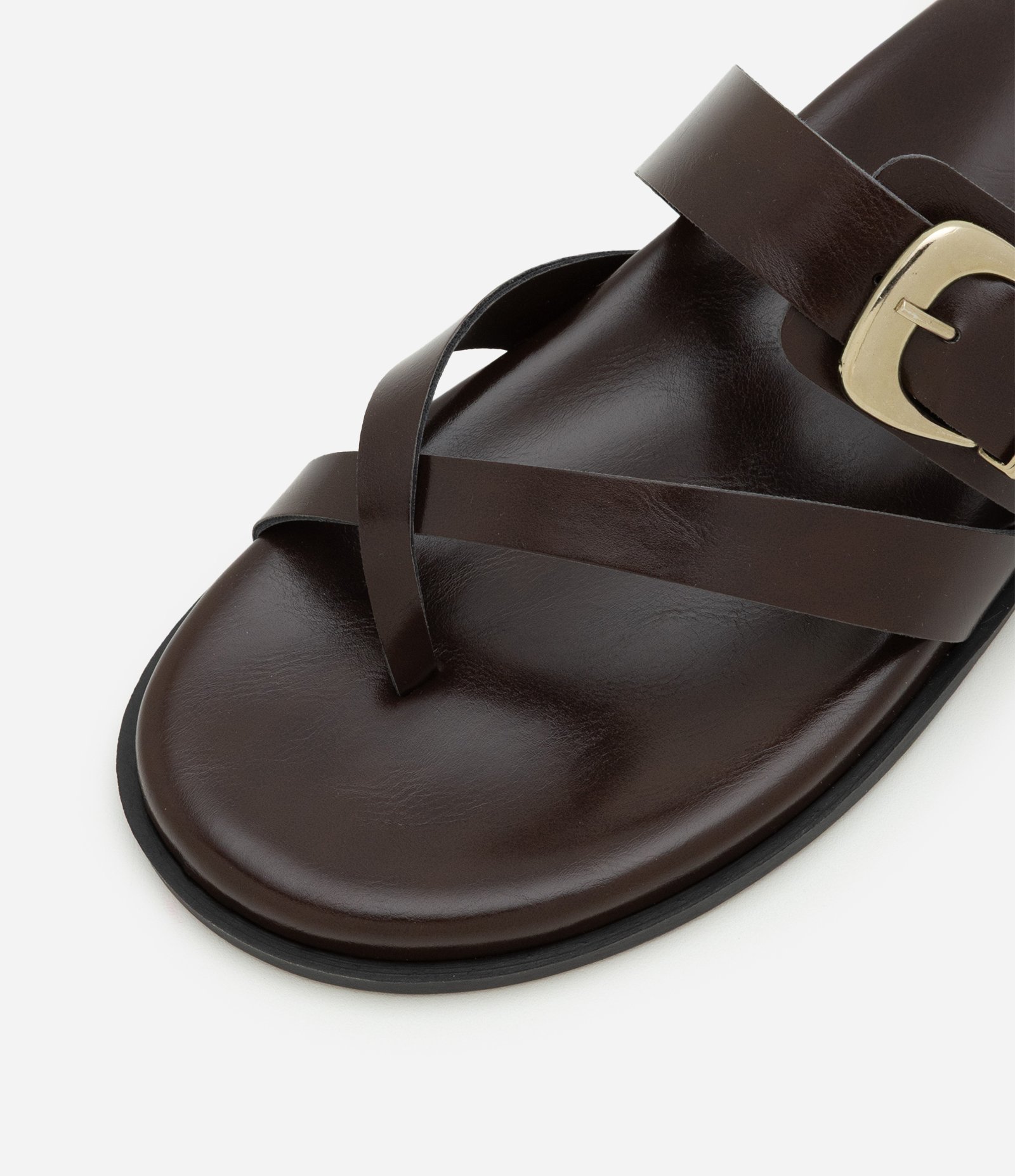 Rasteira em Material Sintético com Dedeira e Detalhe de Maxi Fivela Marrom 4