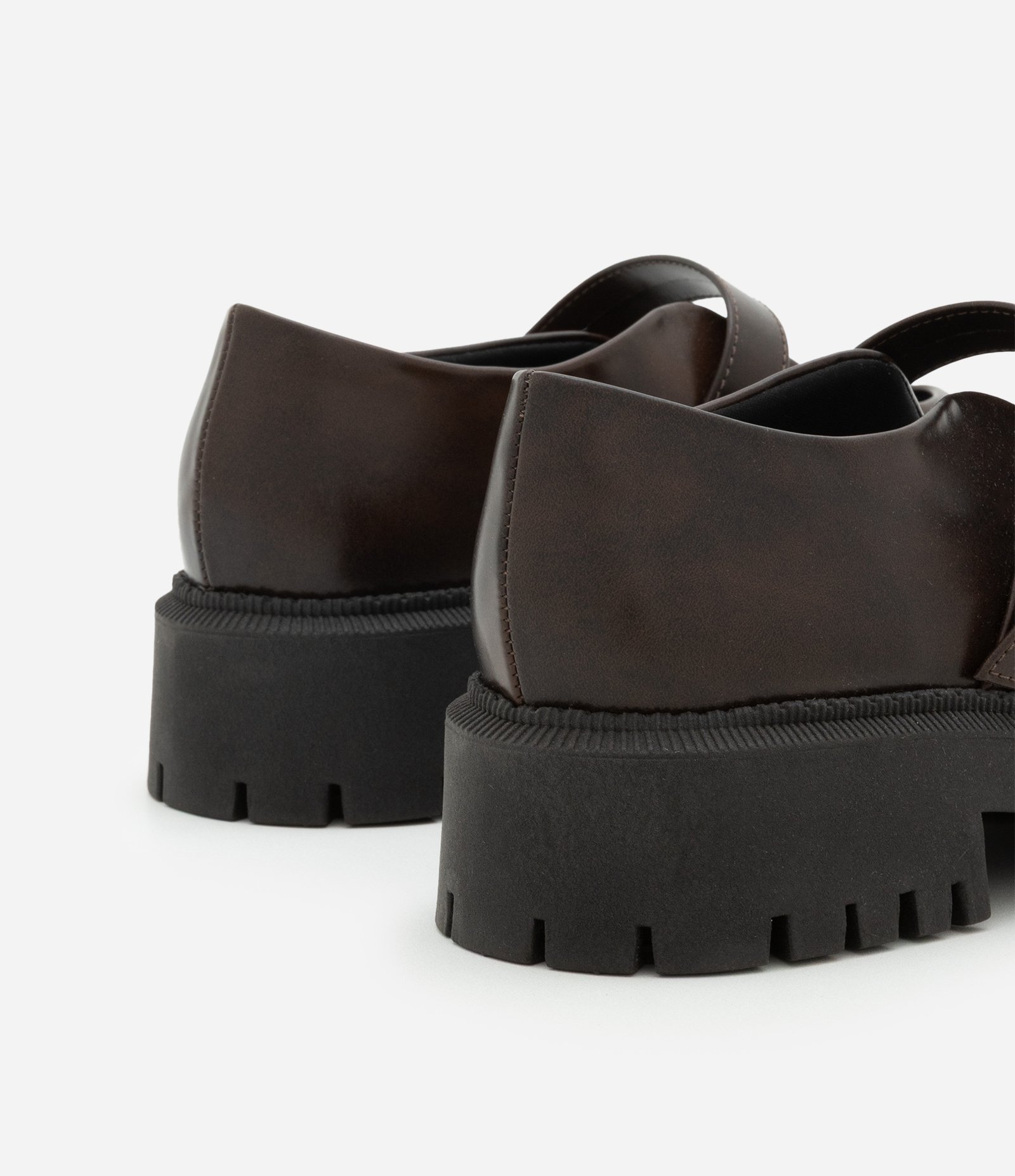 Sapato Mary Jane em PU com Sola Tratorada Marrom 4