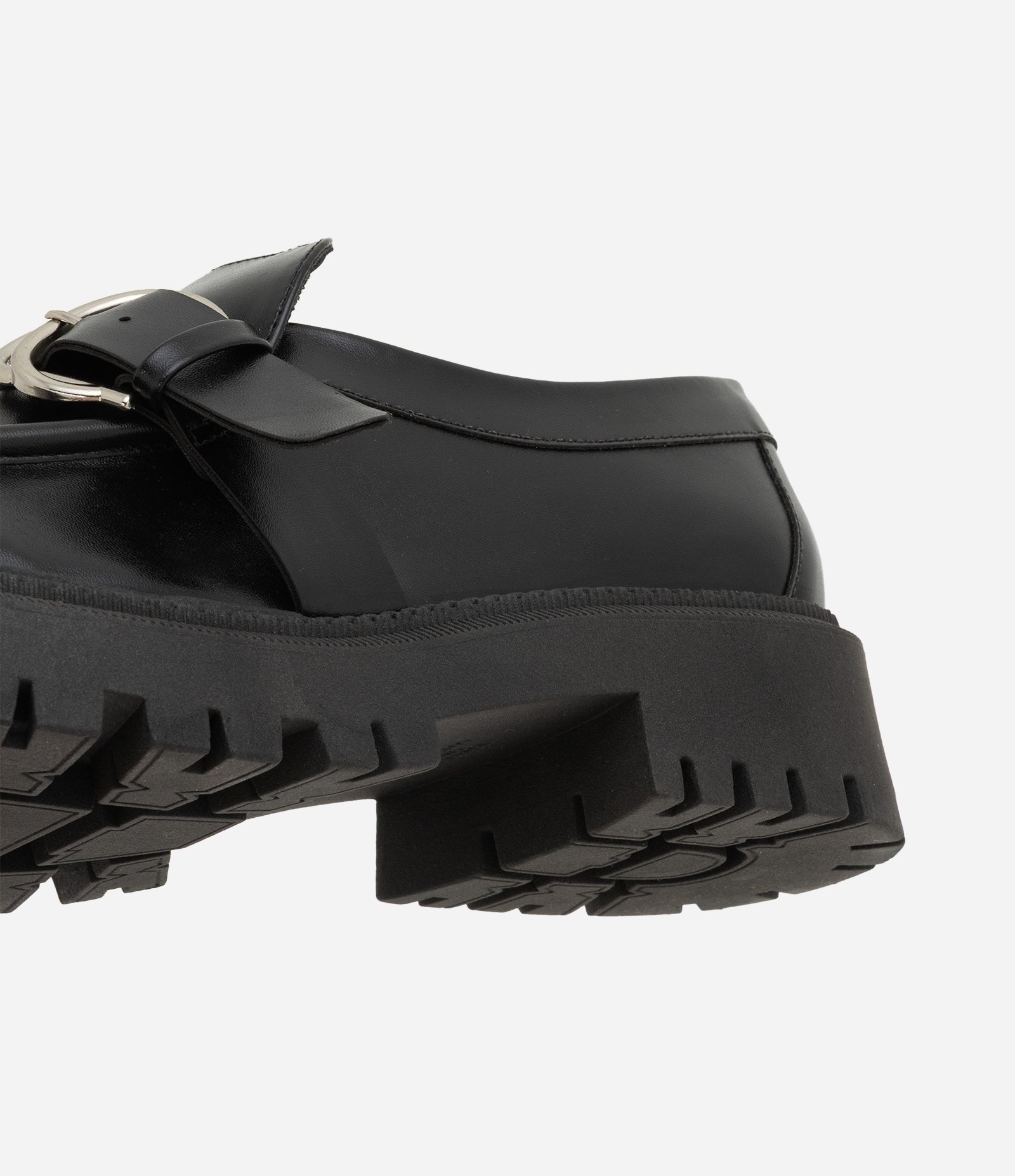Sapato Mocassim Tratorado em PU com Maxi Fivela Preto 3