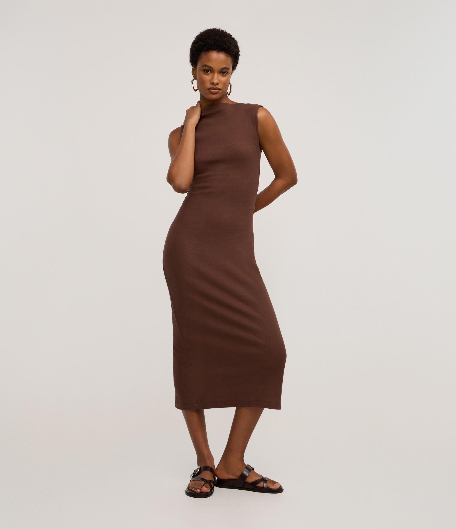 Vestido Midi em Ribana com Decote Canoa Marrom 2
