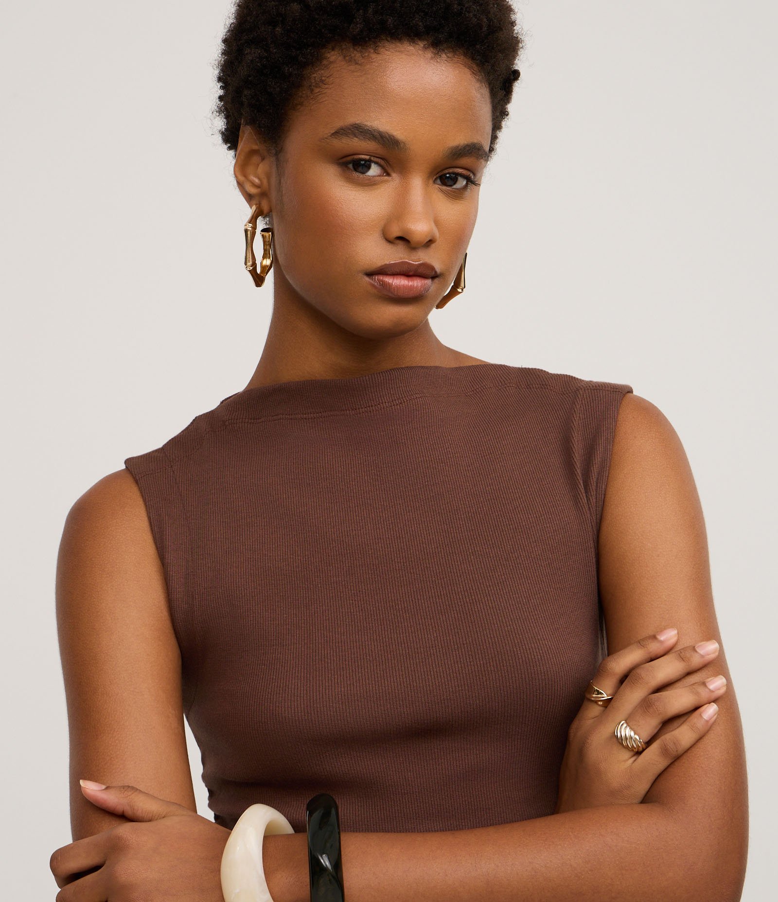 Vestido Midi em Ribana com Decote Canoa Marrom 3