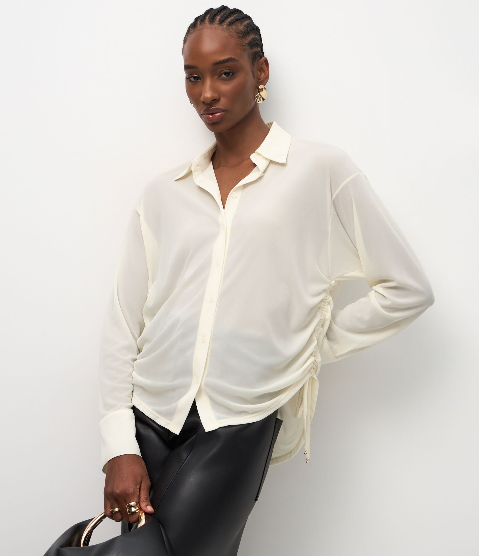 Camisa em Tule com Transparência e Puxadinho Lateral Branco 1