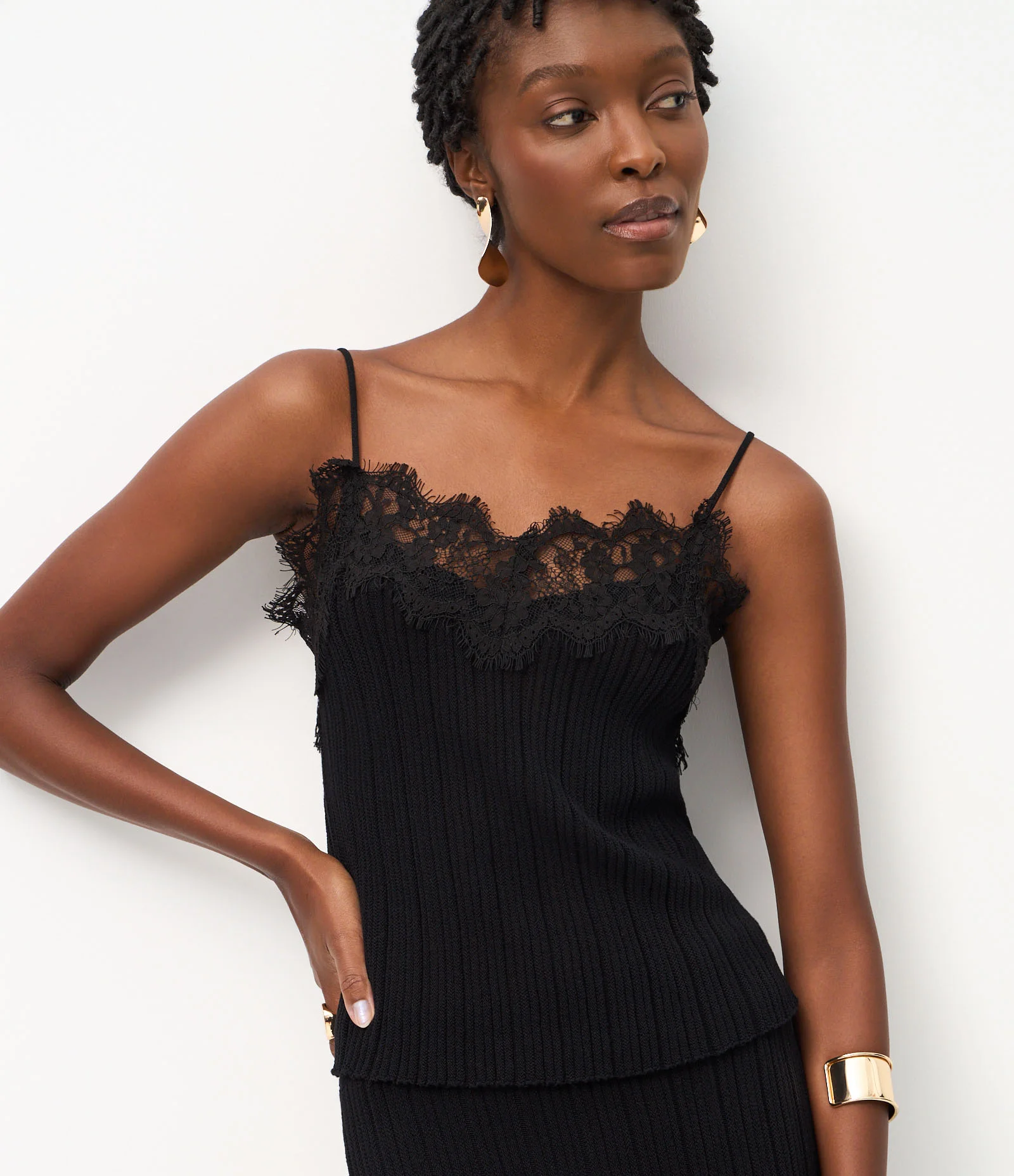 Blusa Alcinha em Tricô com Aplicação de Renda Preto 1