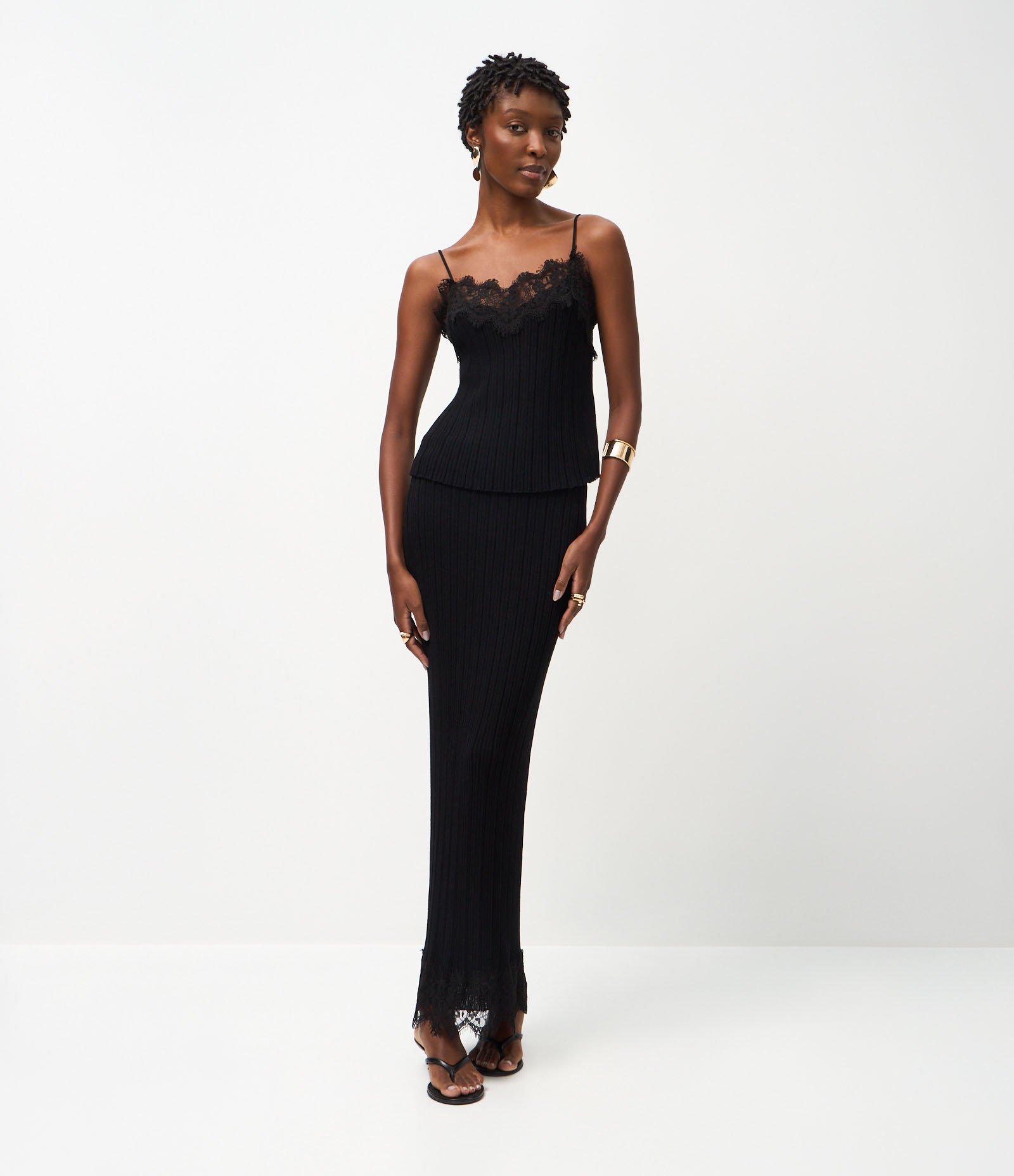 Blusa Alcinha em Tricô com Aplicação de Renda Preto 2