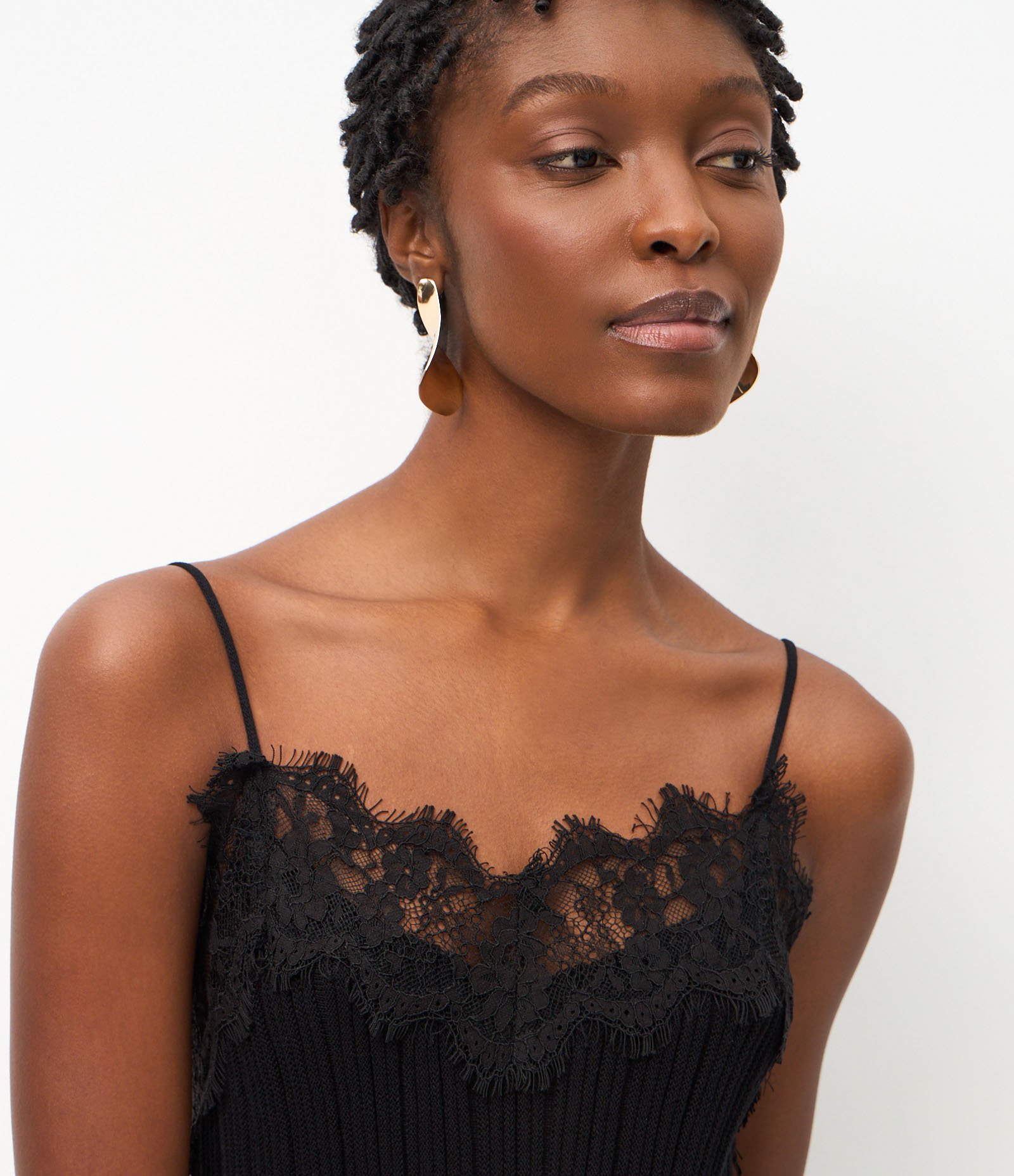 Blusa Alcinha em Tricô com Aplicação de Renda Preto 3