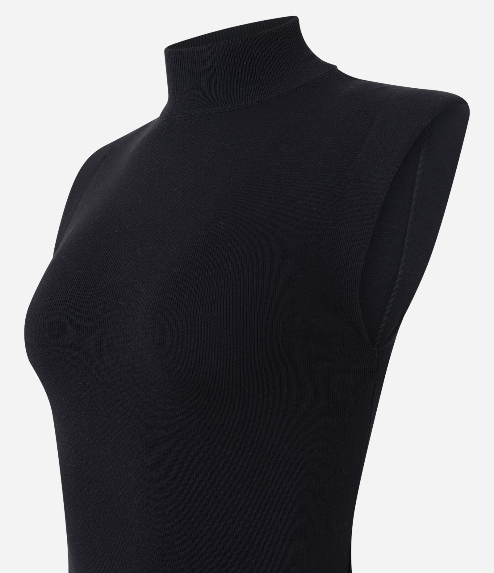 Vestido Midi em Tricô com Ombreira e Fenda Lateral Preto 7