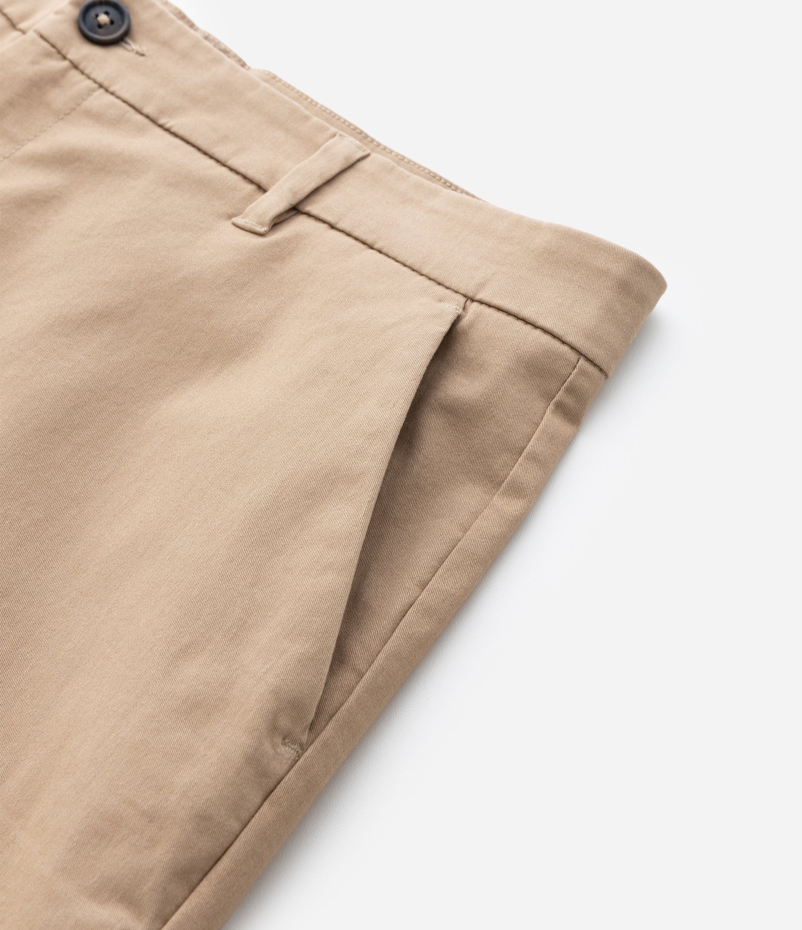 Calça Reta em Sarja Peletizada Bege 5