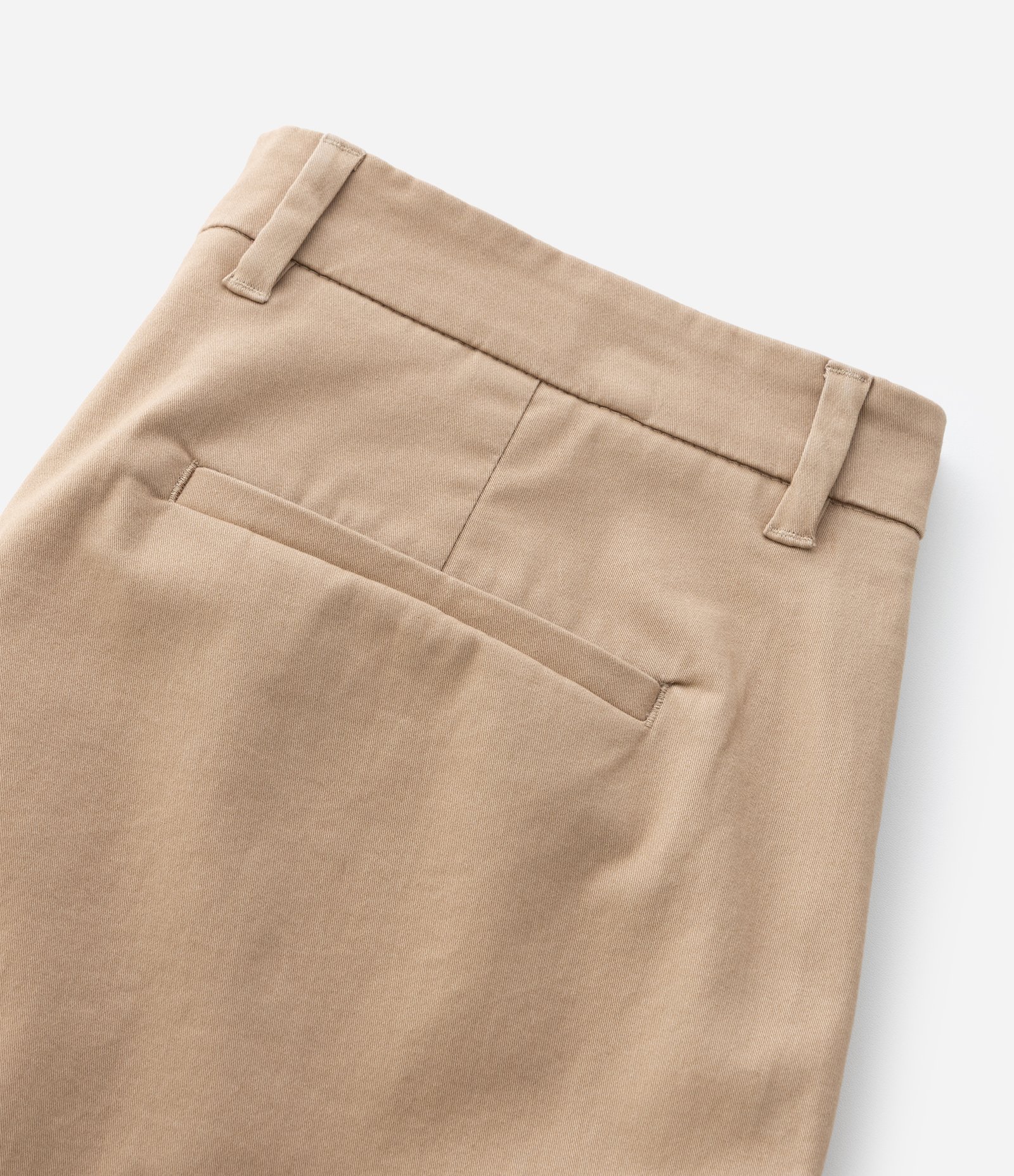 Calça Reta em Sarja Peletizada Bege 6