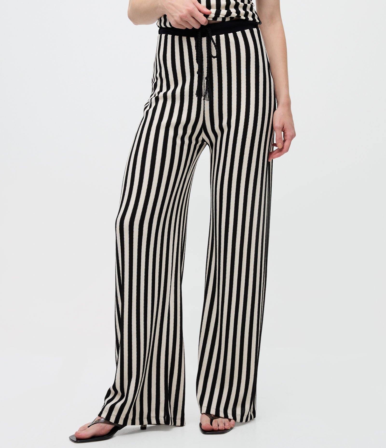Calça em Algodão com Padrão de Listras e Ajuste na Cintura Preto / Branco 2