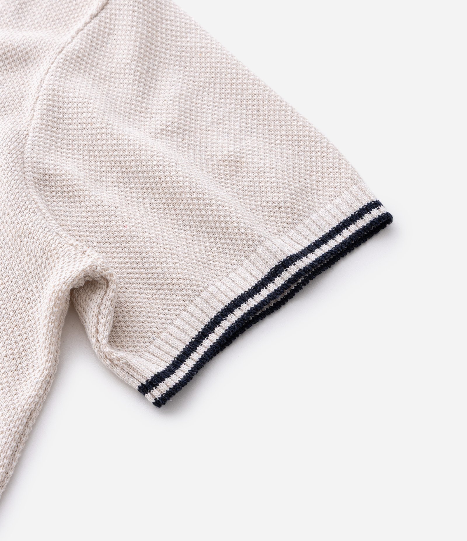 Polo Manga Curta Texturizada com Detalhes Contrastante Branco 7