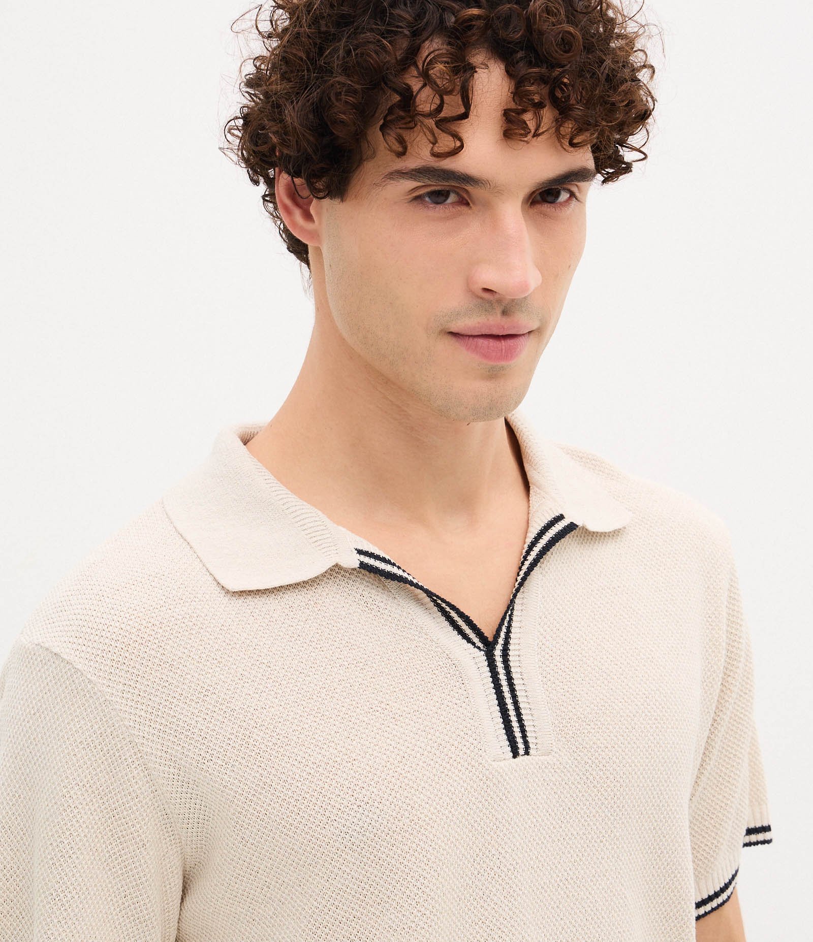 Polo Manga Curta Texturizada com Detalhes Contrastante Branco 3