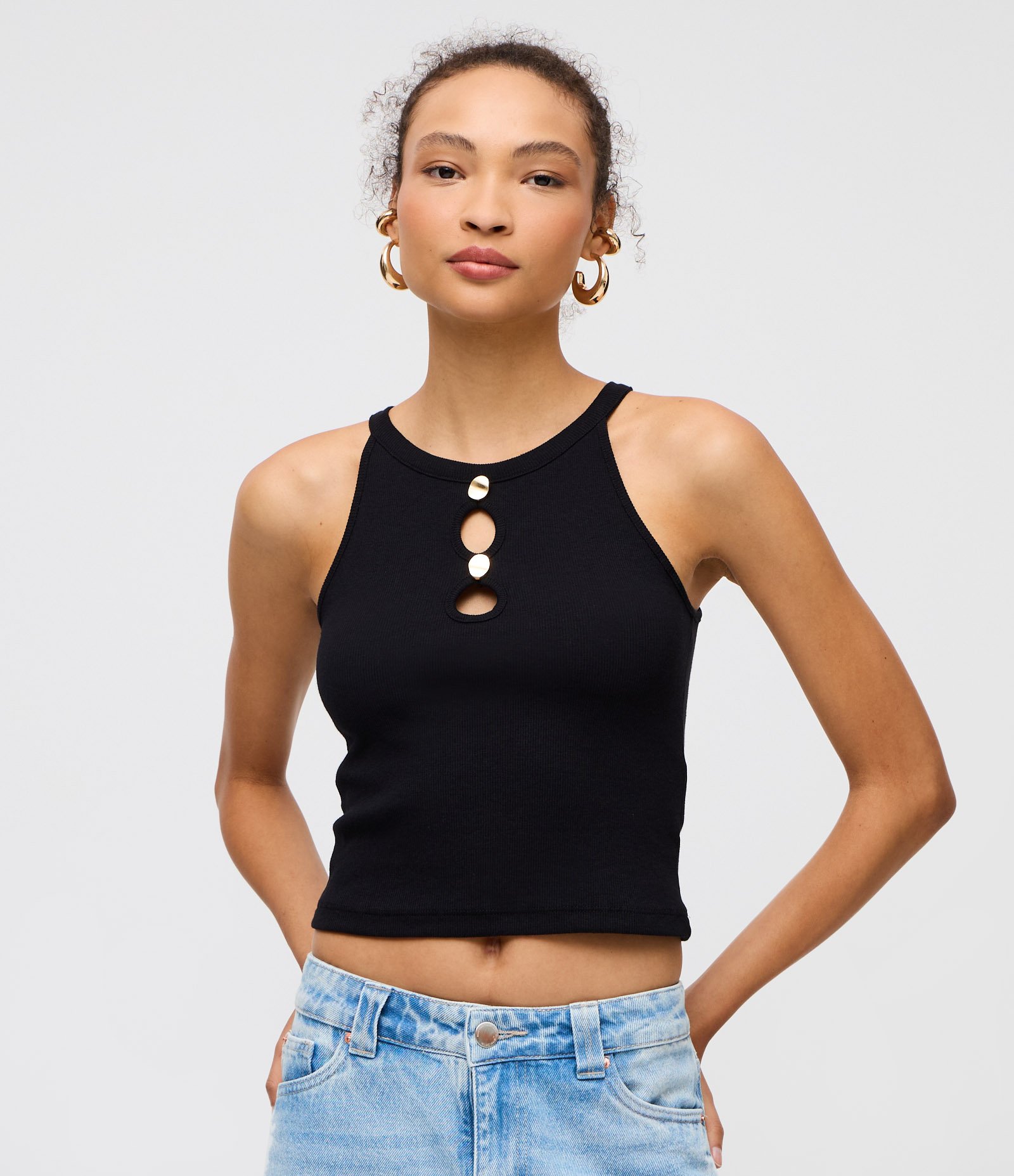 Blusa em Ribana sem Manga com Aviamento no Busto Preto 1