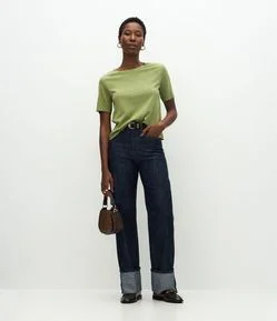 Blusa Regular em Suede com Manga Curta