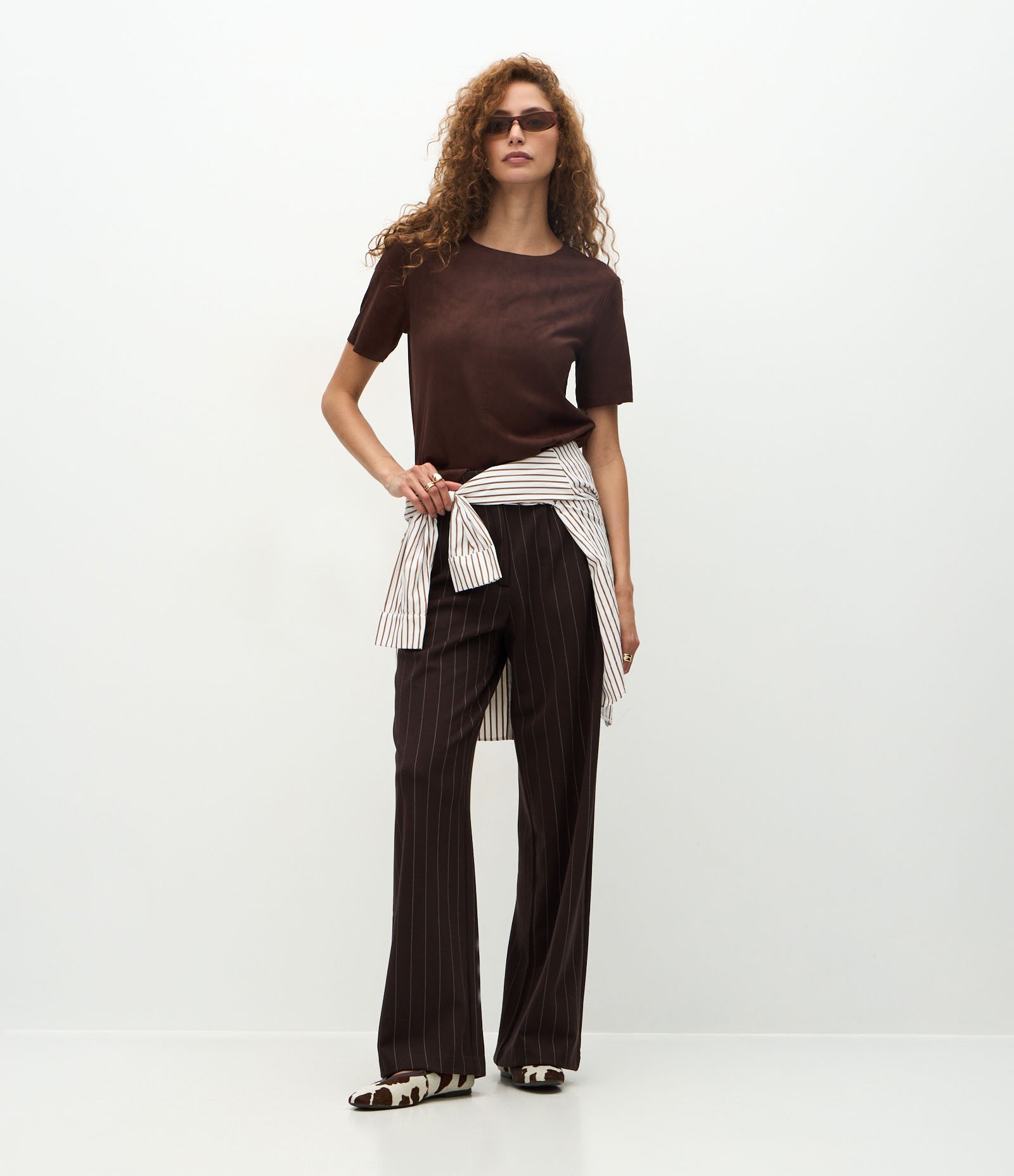 Blusa Regular em Suede com Manga Curta Marrom 1